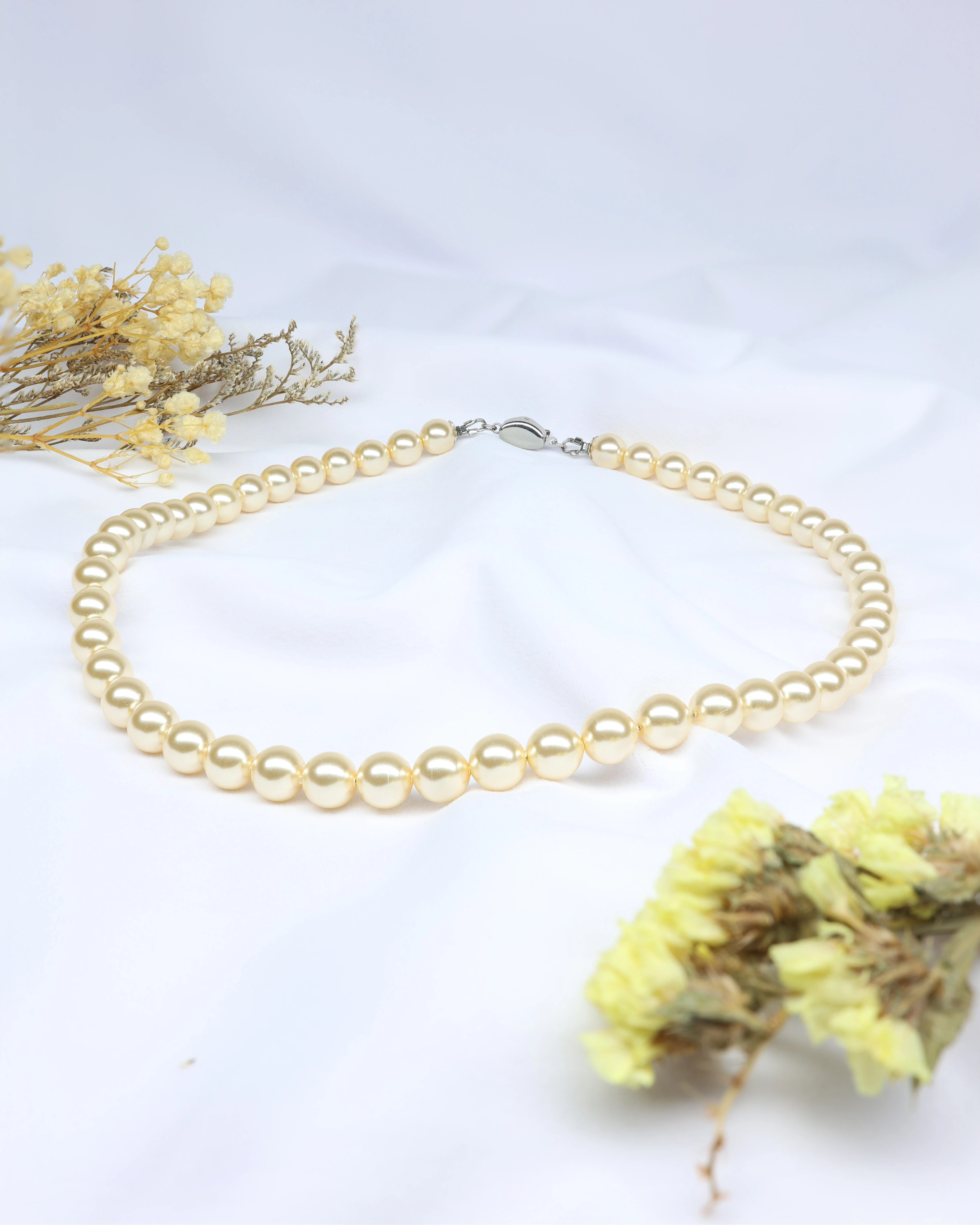 Elegant European White Cream Pearl Necklace