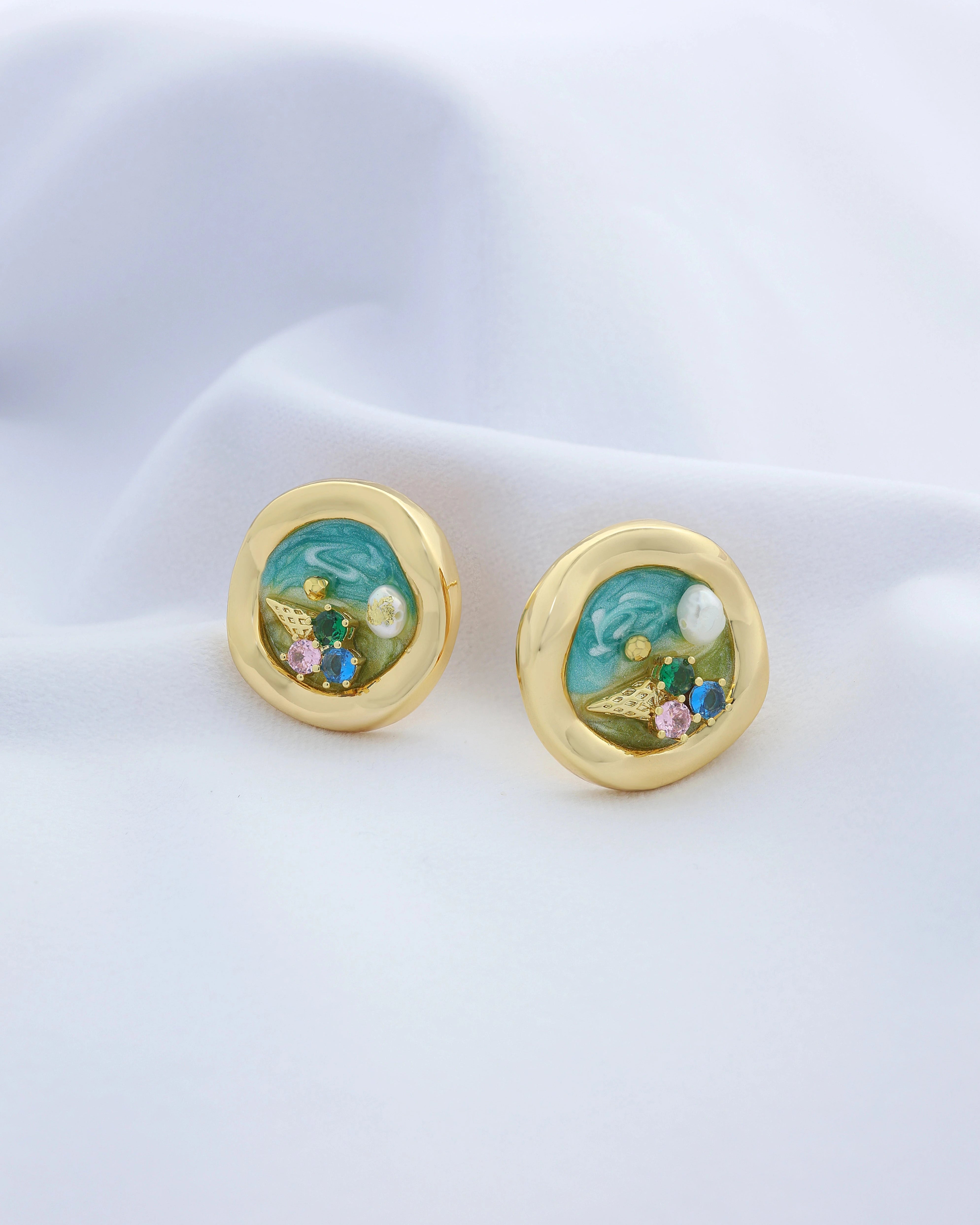 Ice Cone Pearl Ear Studs