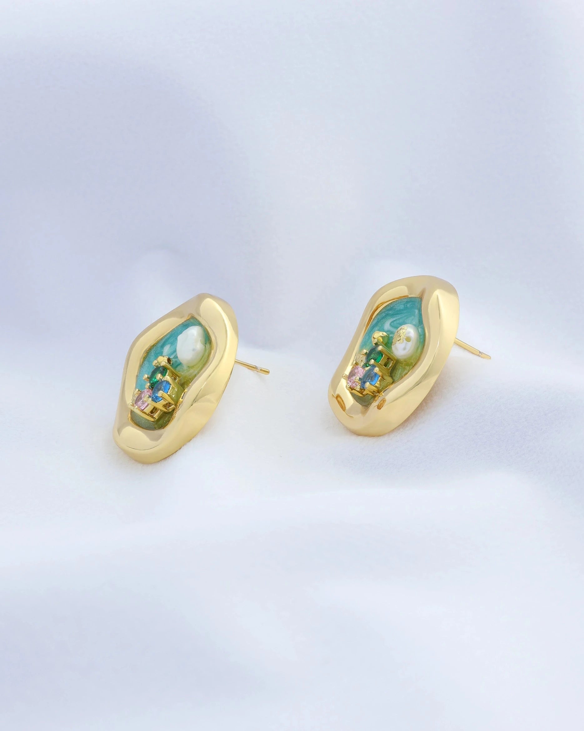 Ice Cone Pearl Ear Studs