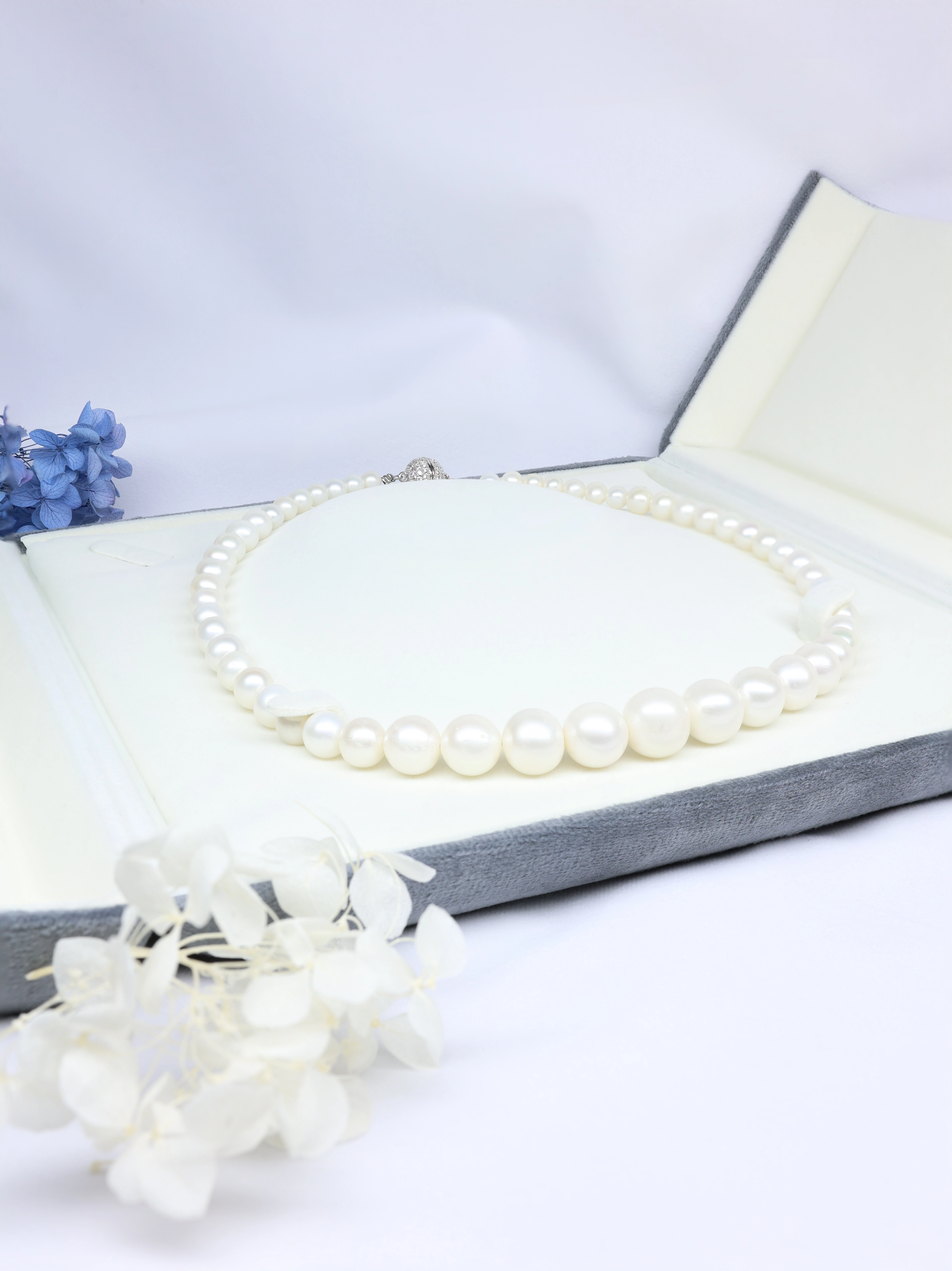 Round Pearl Necklace (Gradual)
