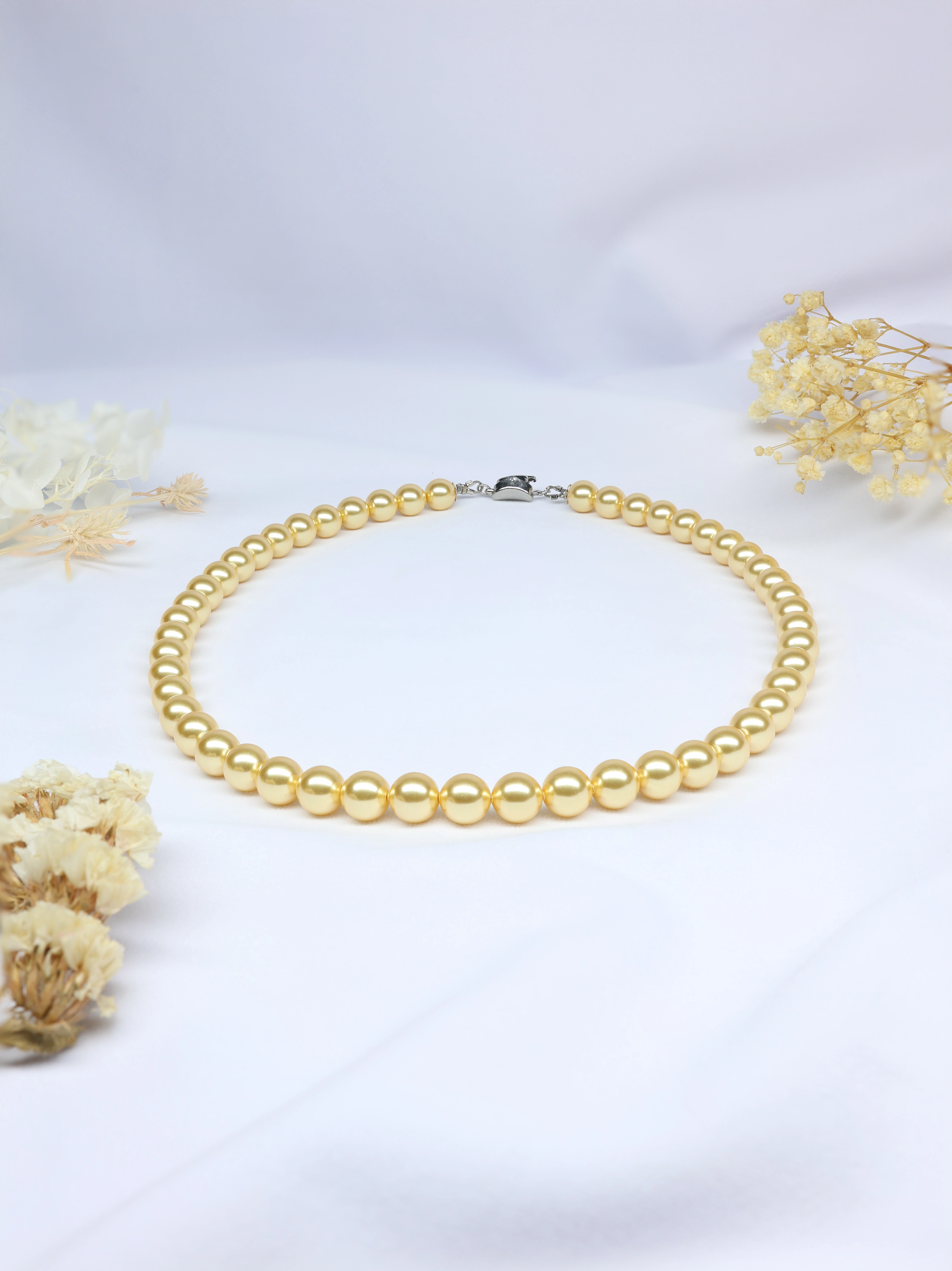 Elegant European Gold Pearl Necklace