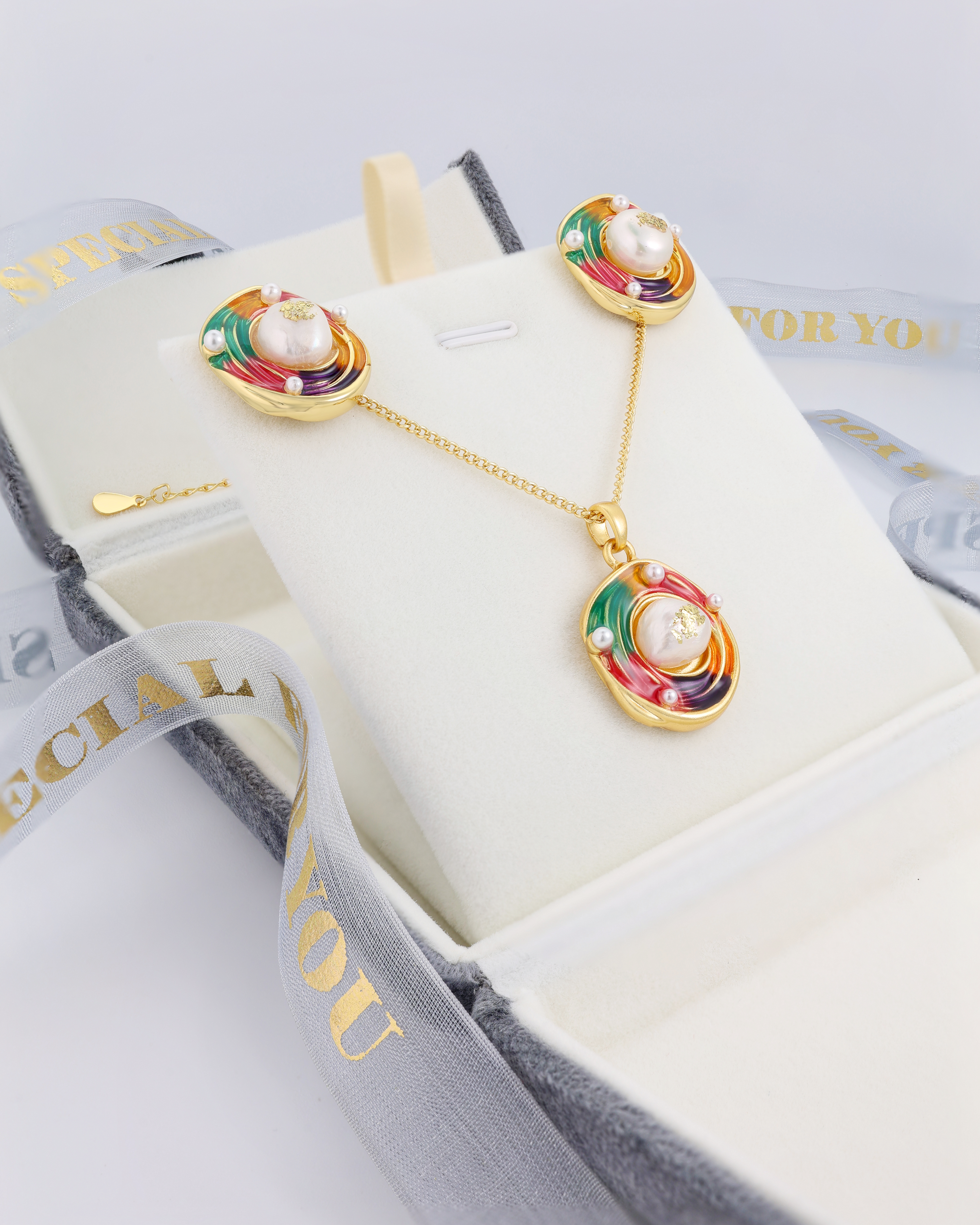 Color Nest Pendant Set