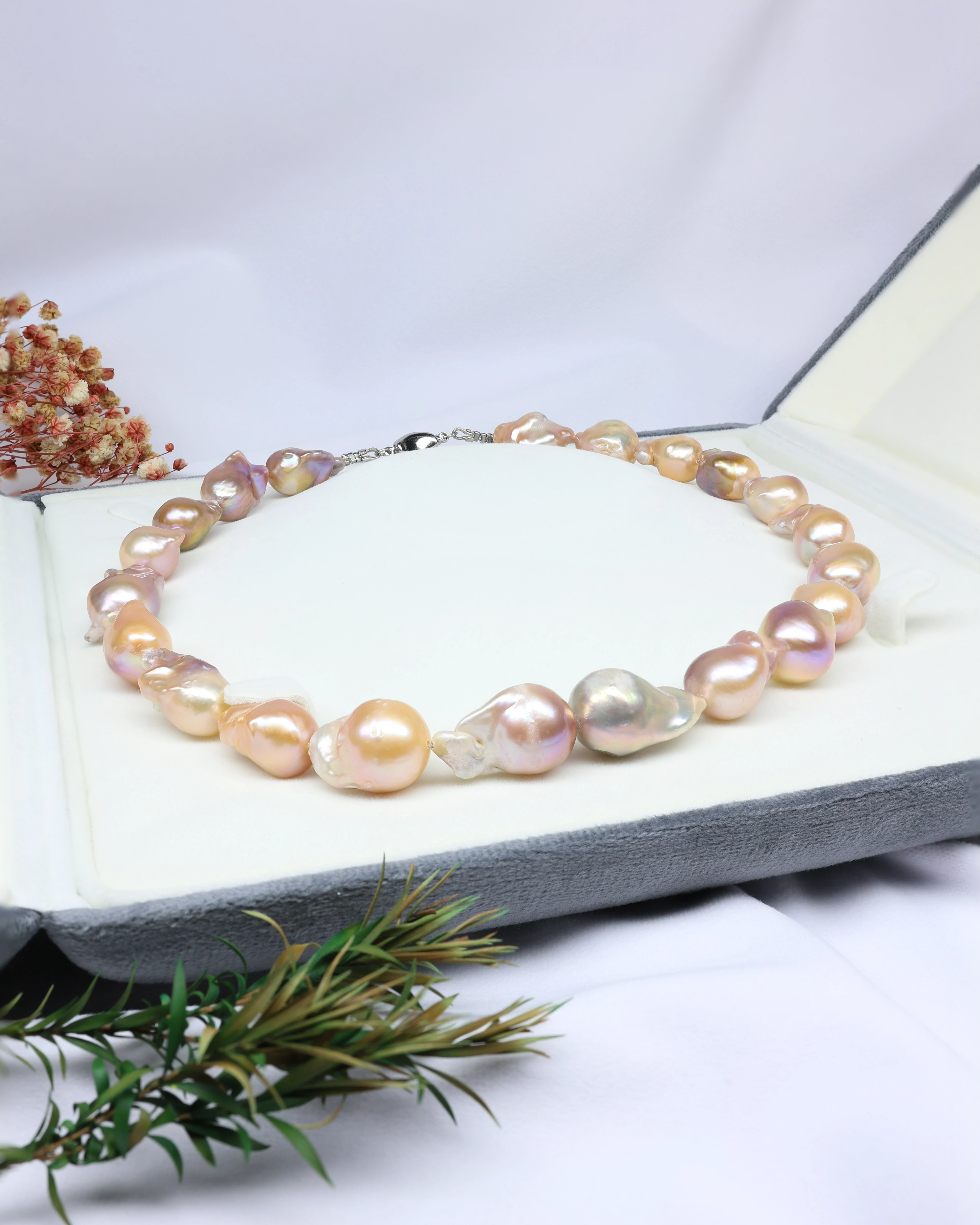 Baroque Pearls Necklace (Pearl Pink)
