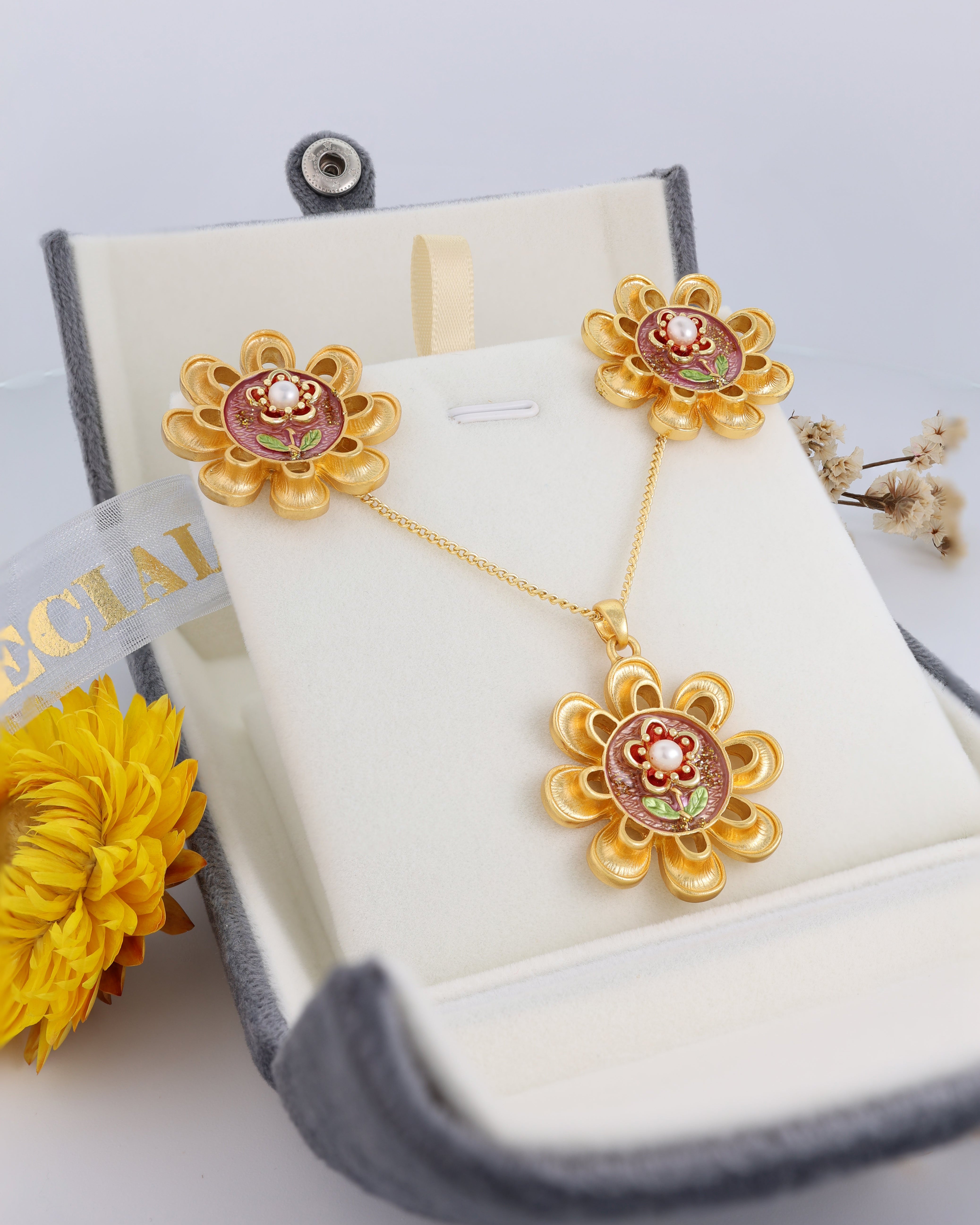 Sunflower Pendant Set