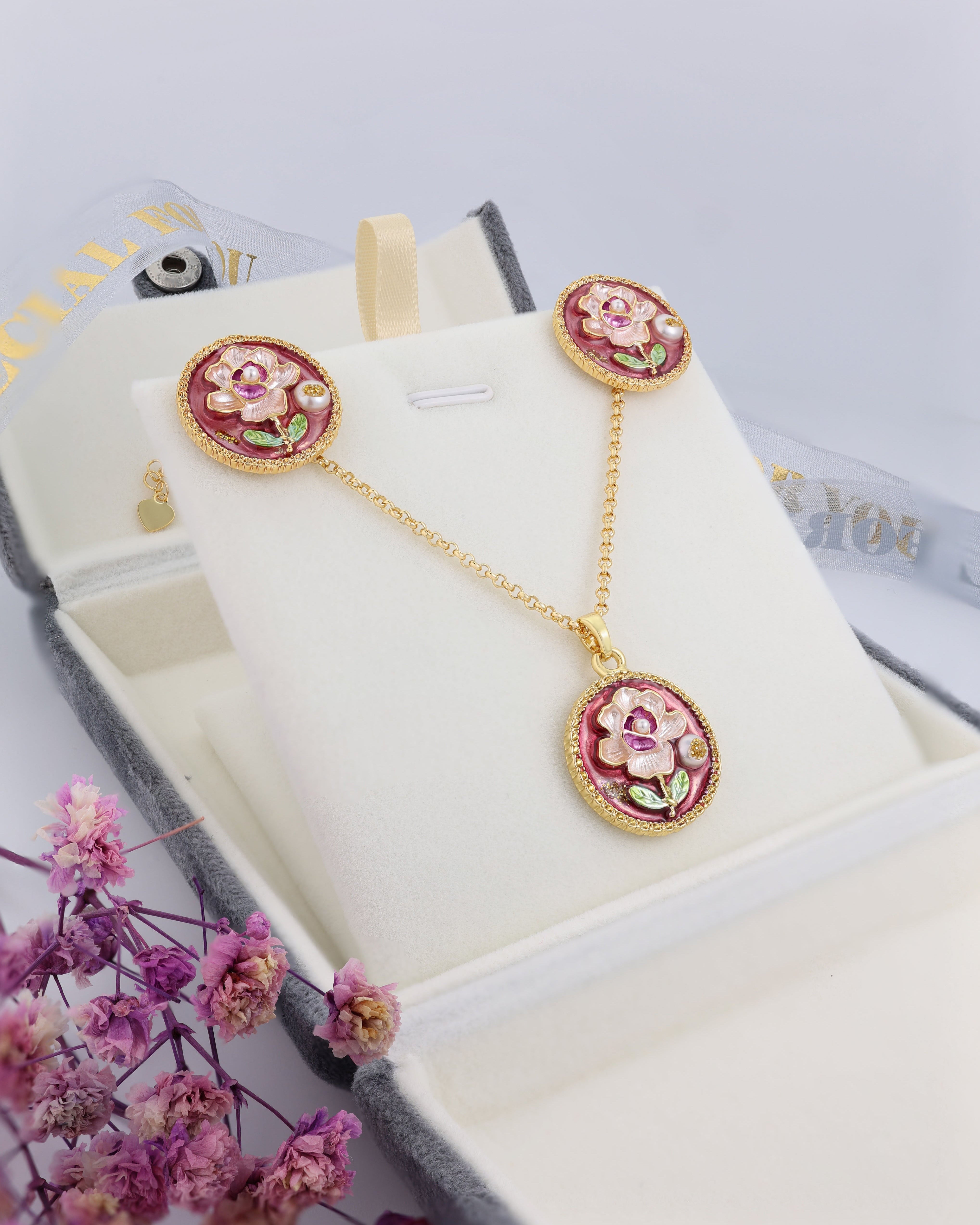 Blackcurrent Circle Pendant Set