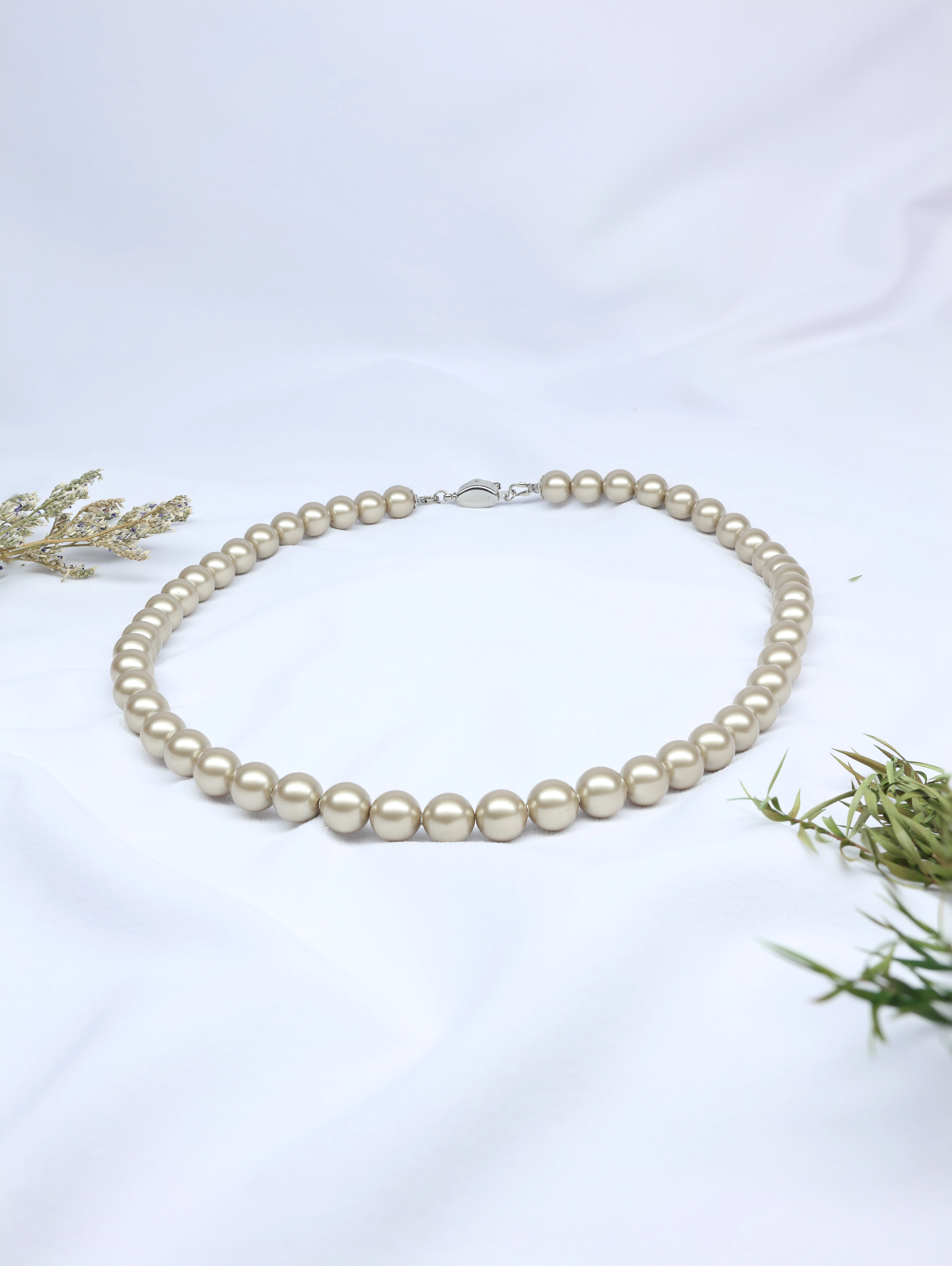 Elegant European Platinum Pearl Necklace