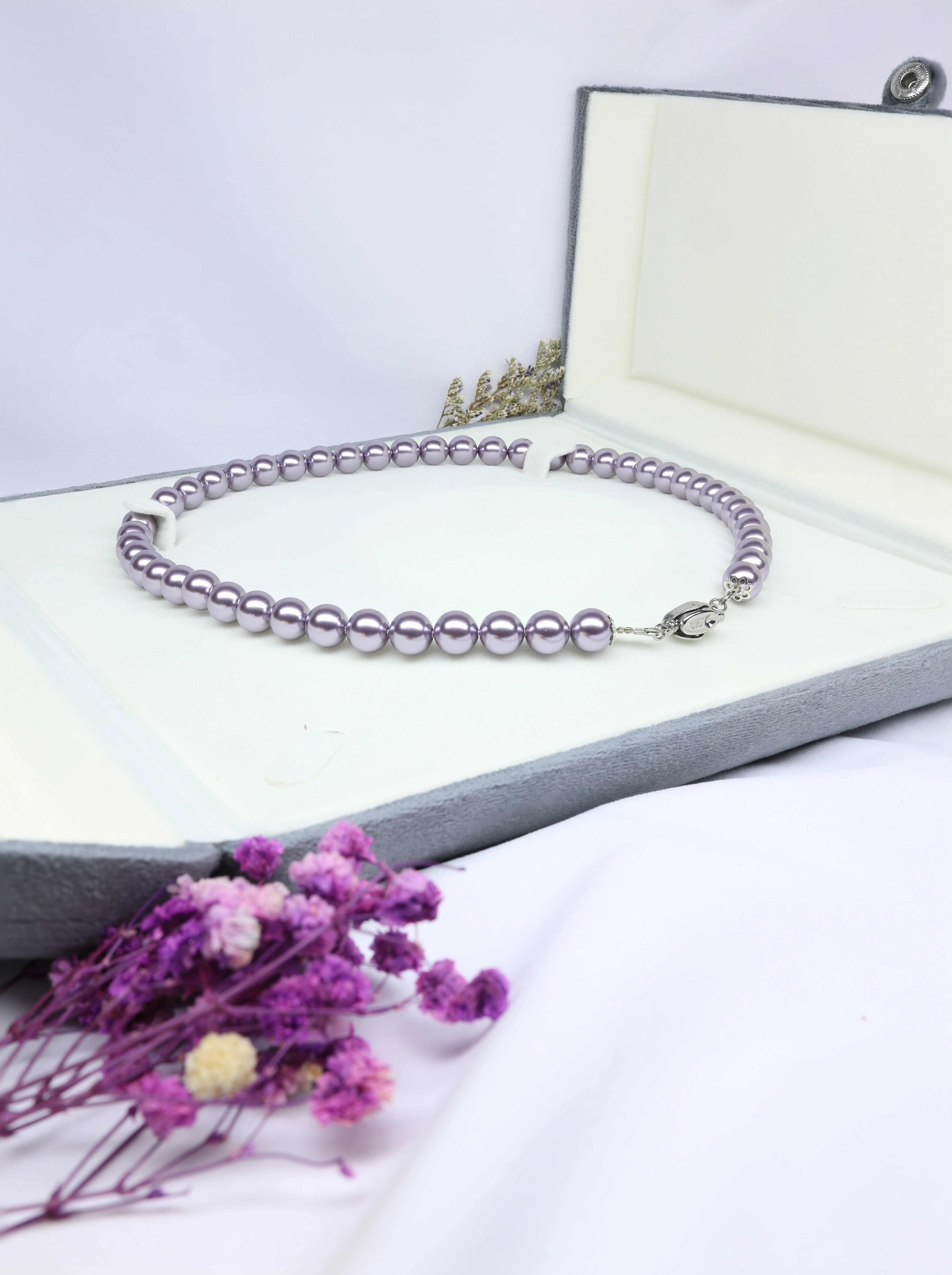 Elegant European Muave Pearl Necklace
