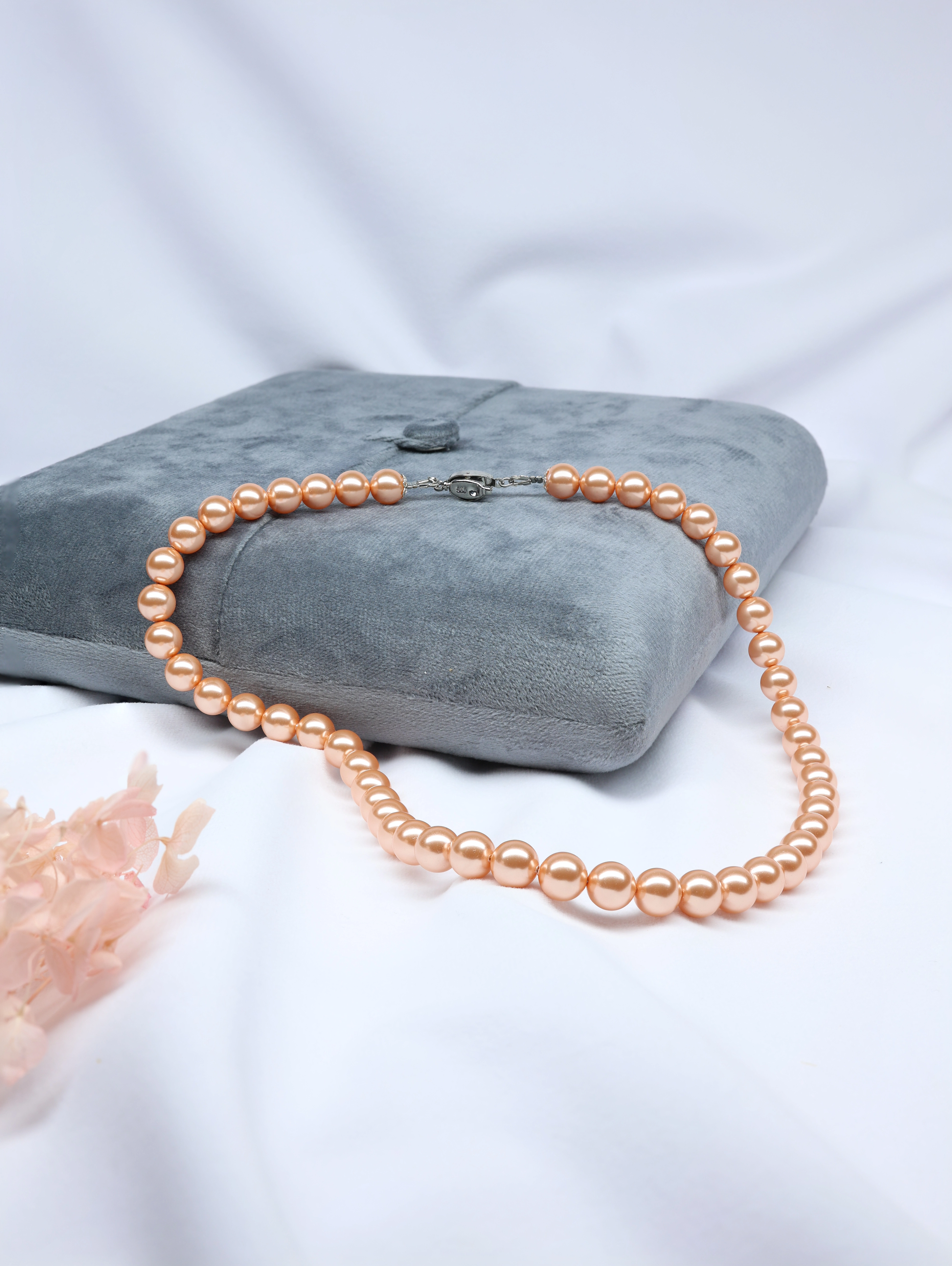 Elegant European Rose Peach Pearl Necklace