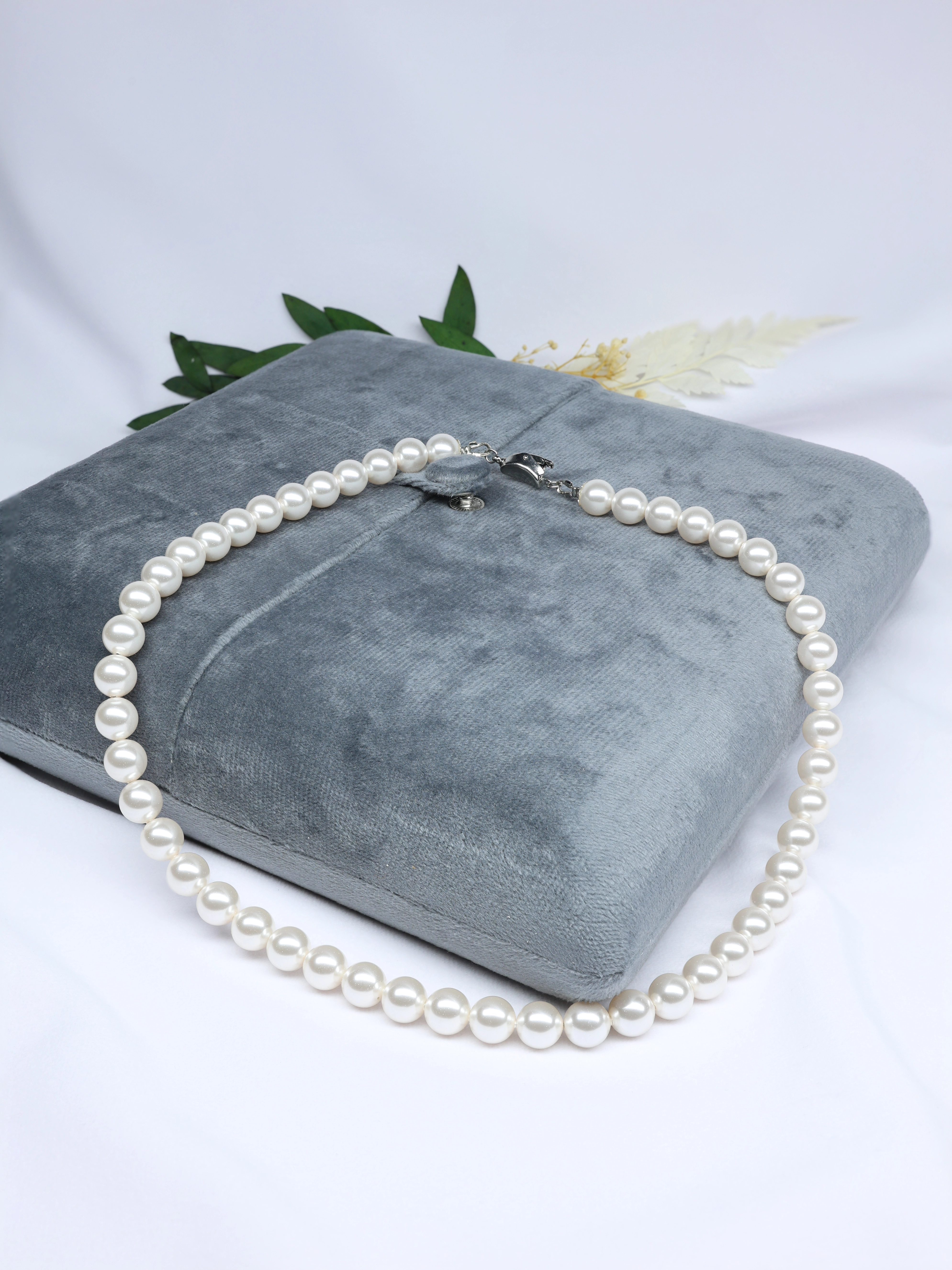 Elegant European White Pearl Necklace