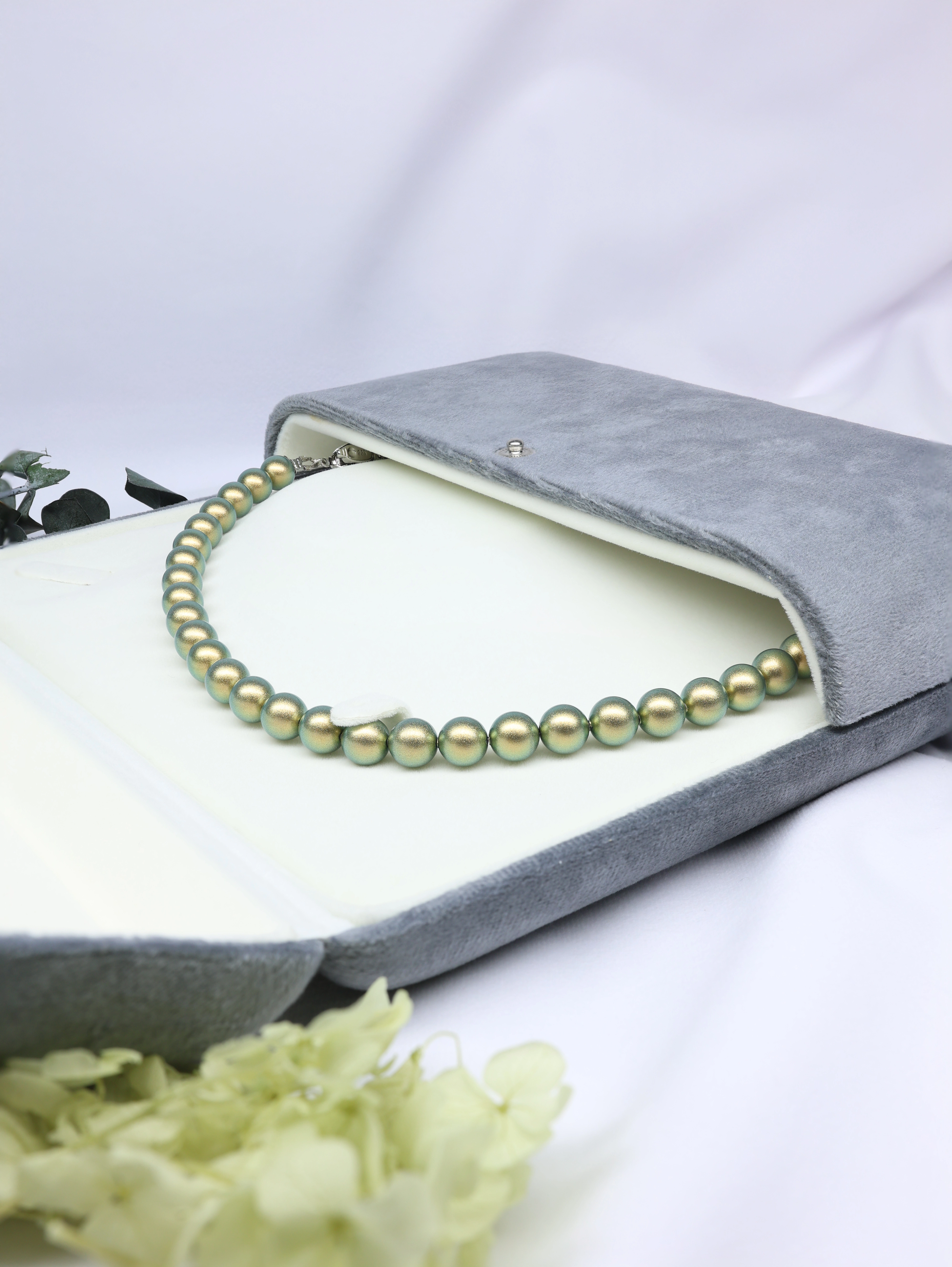 Elegant European Iridescent Green Pearl Necklace