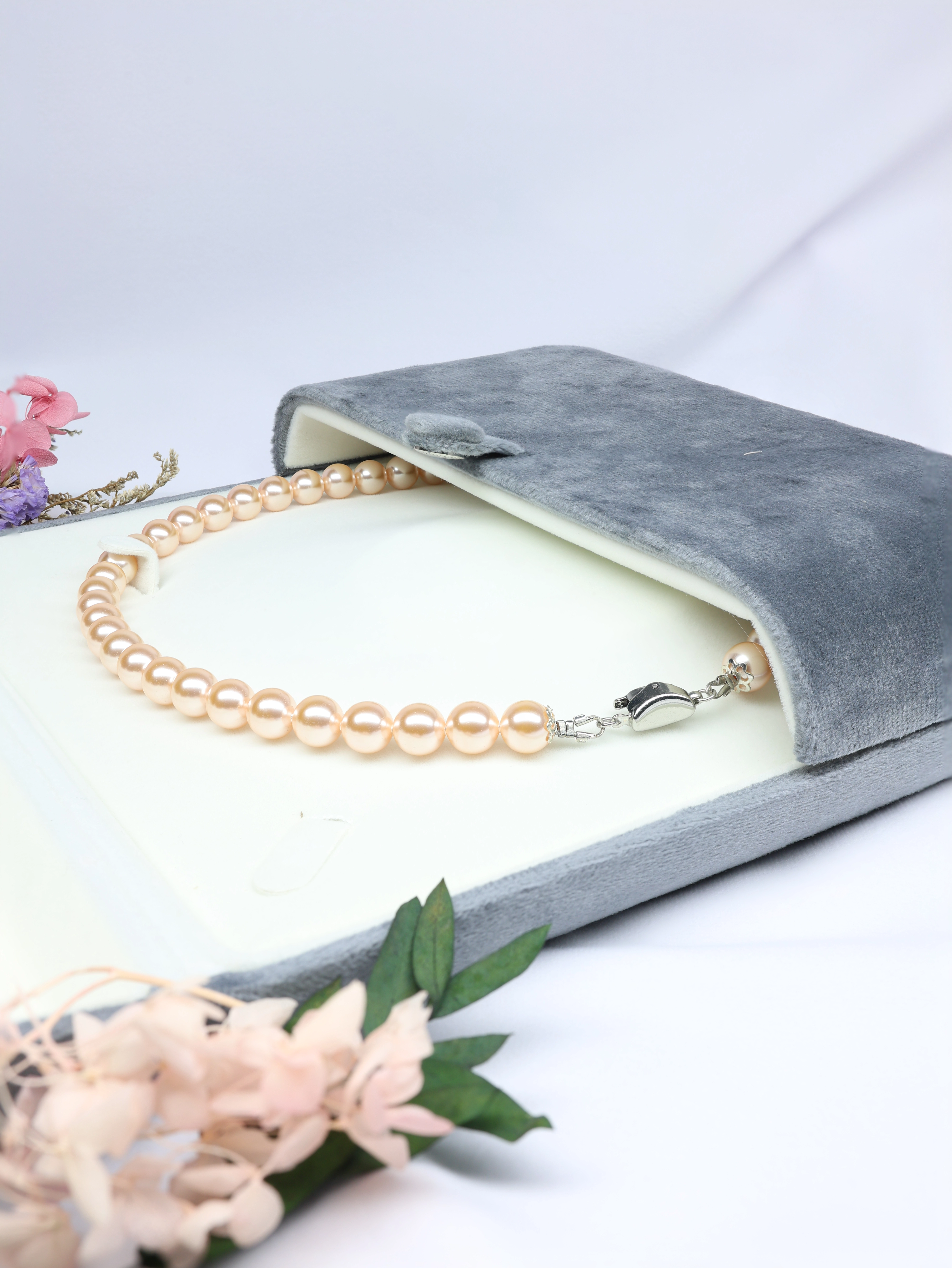 Elegant European Peach Pearl Necklace