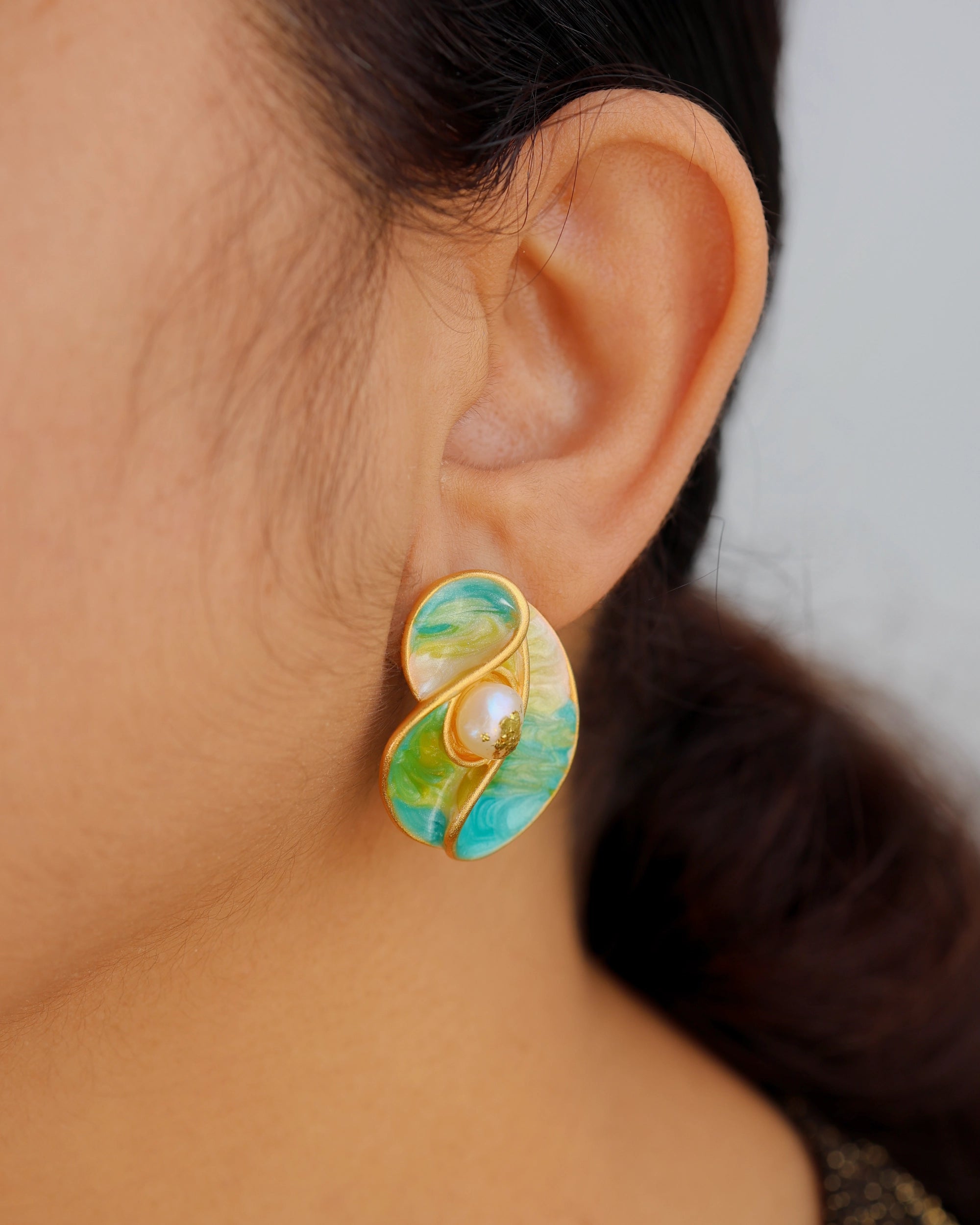 Aqua Pearl Ear Studs
