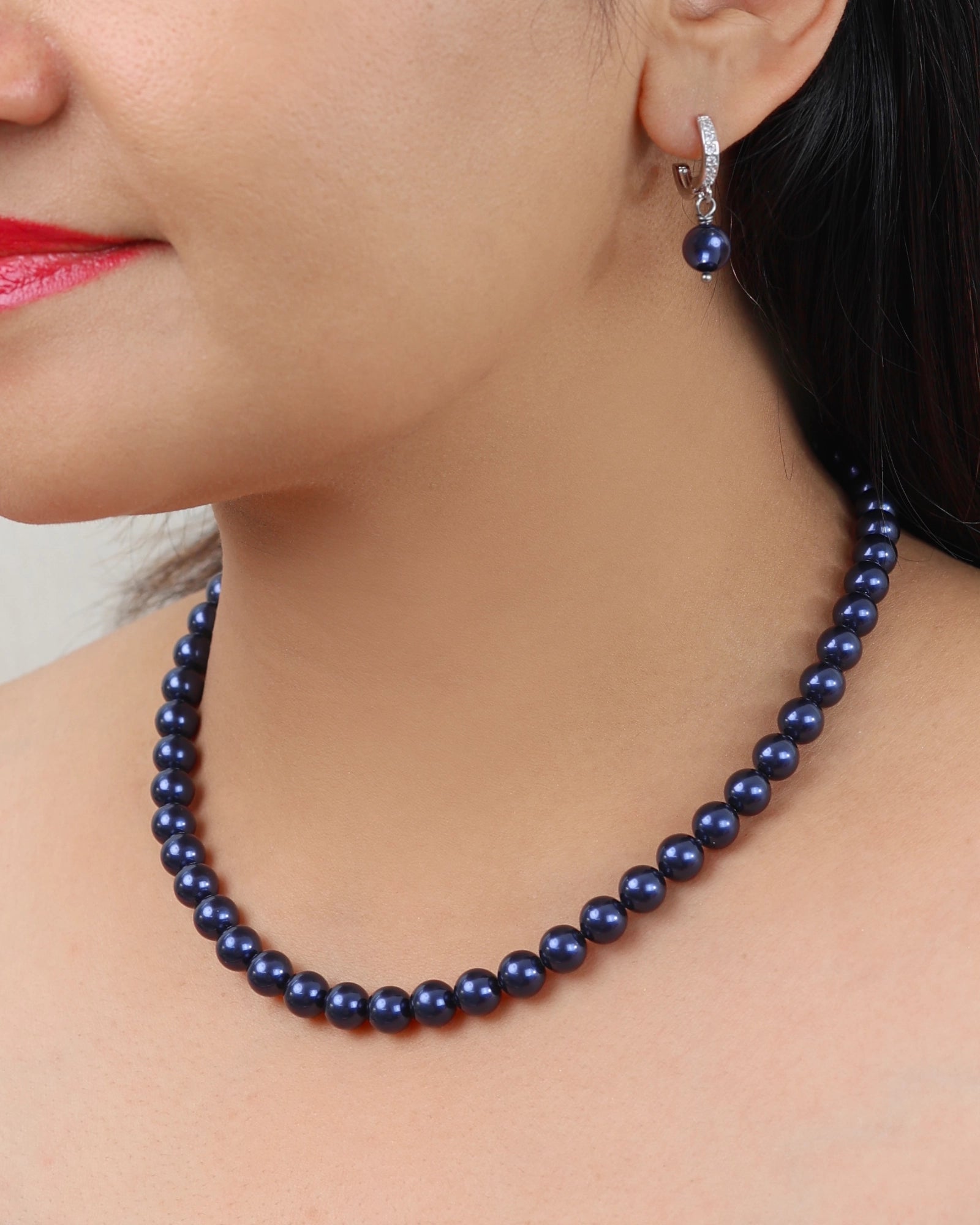 Elegant European Night Blue Pearl Necklace