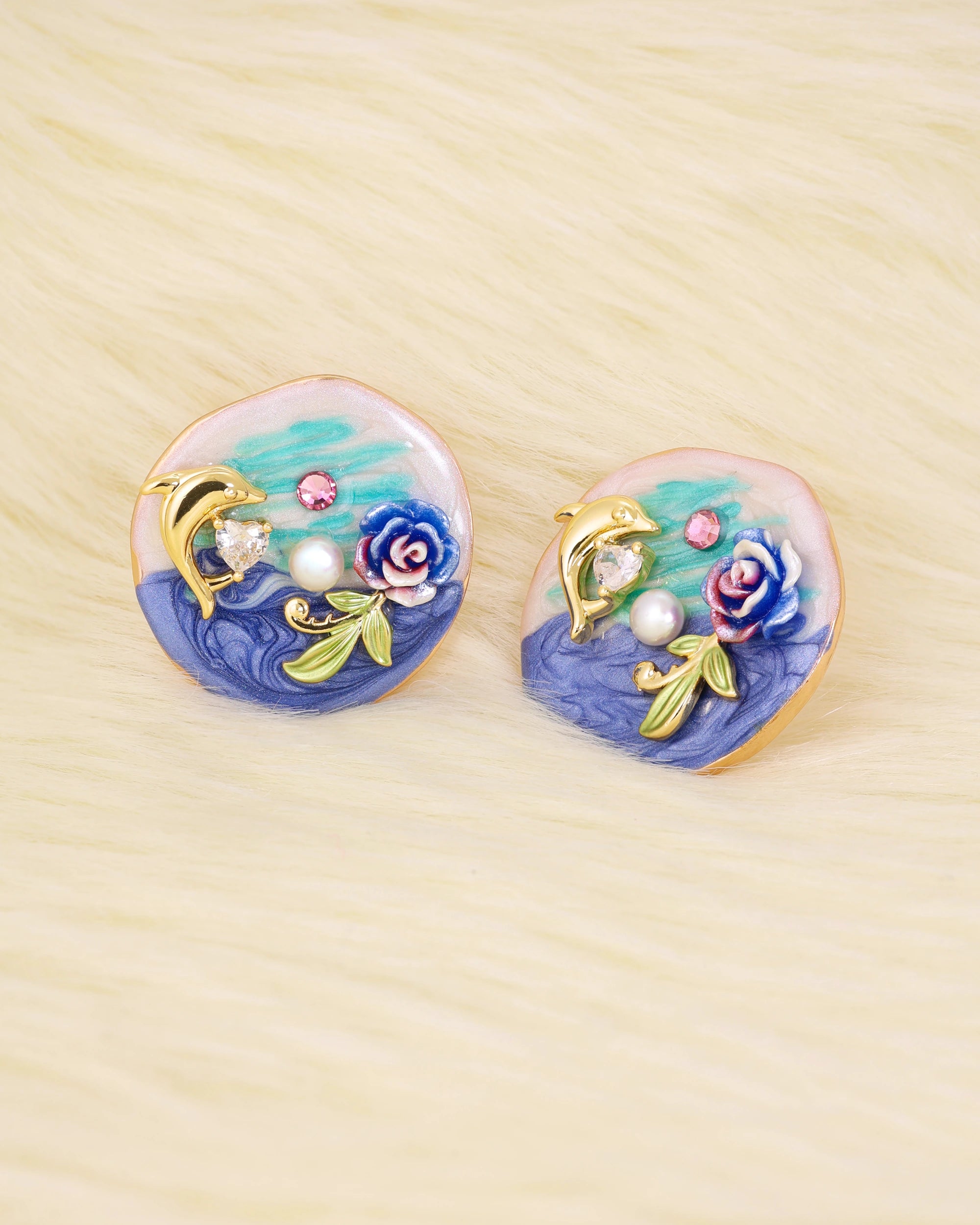 Dolphin in Ocean Pearl Ear Studs