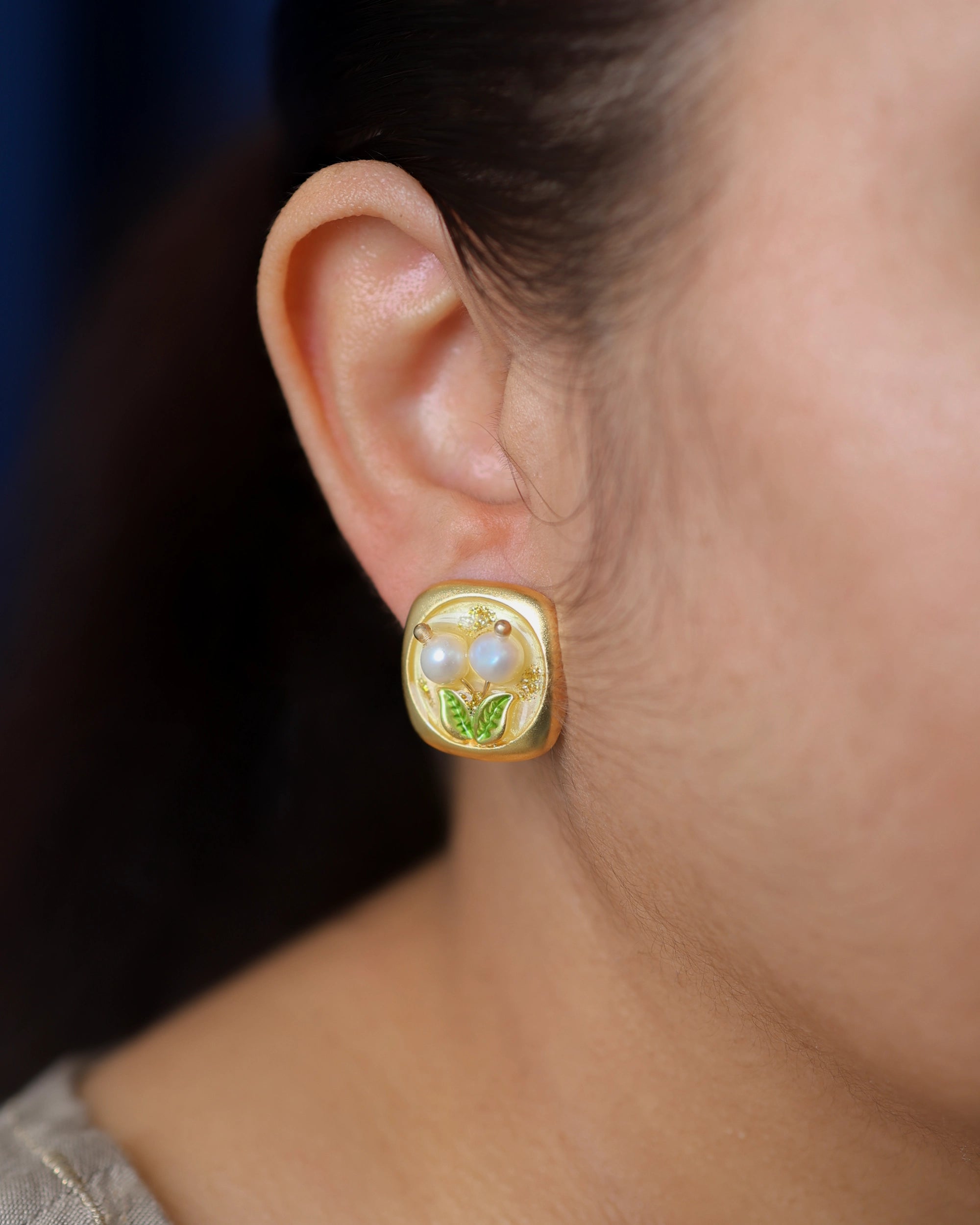 Daffodil Pearl Ear Studs