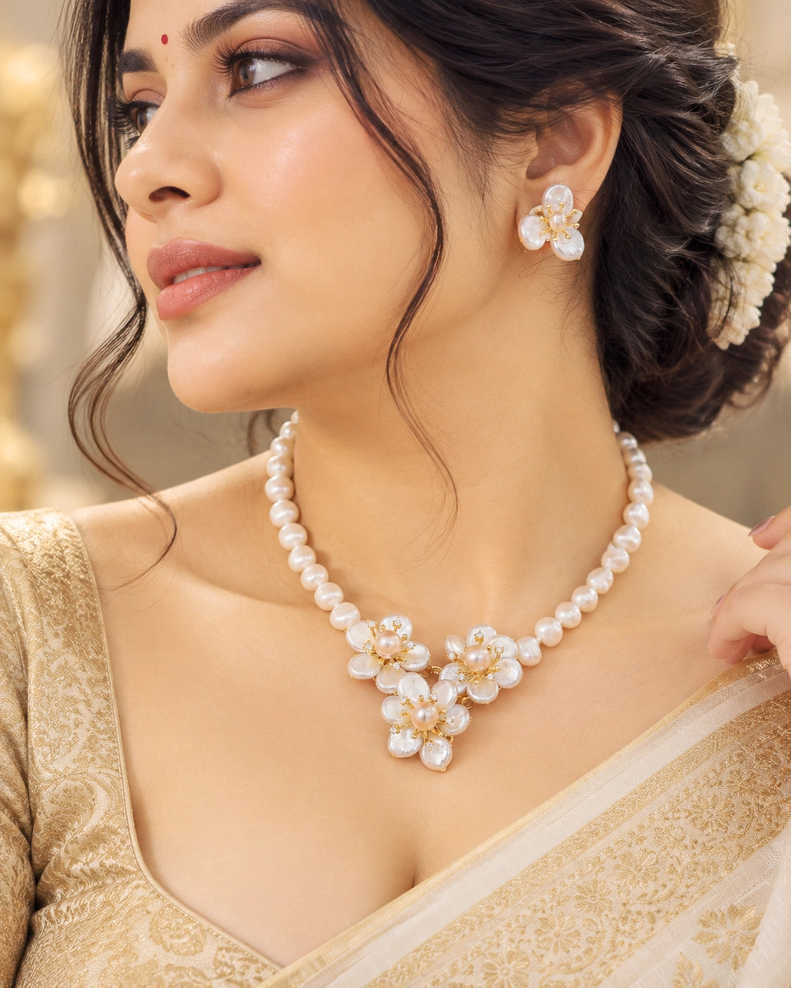 Fleur de Perle Necklace