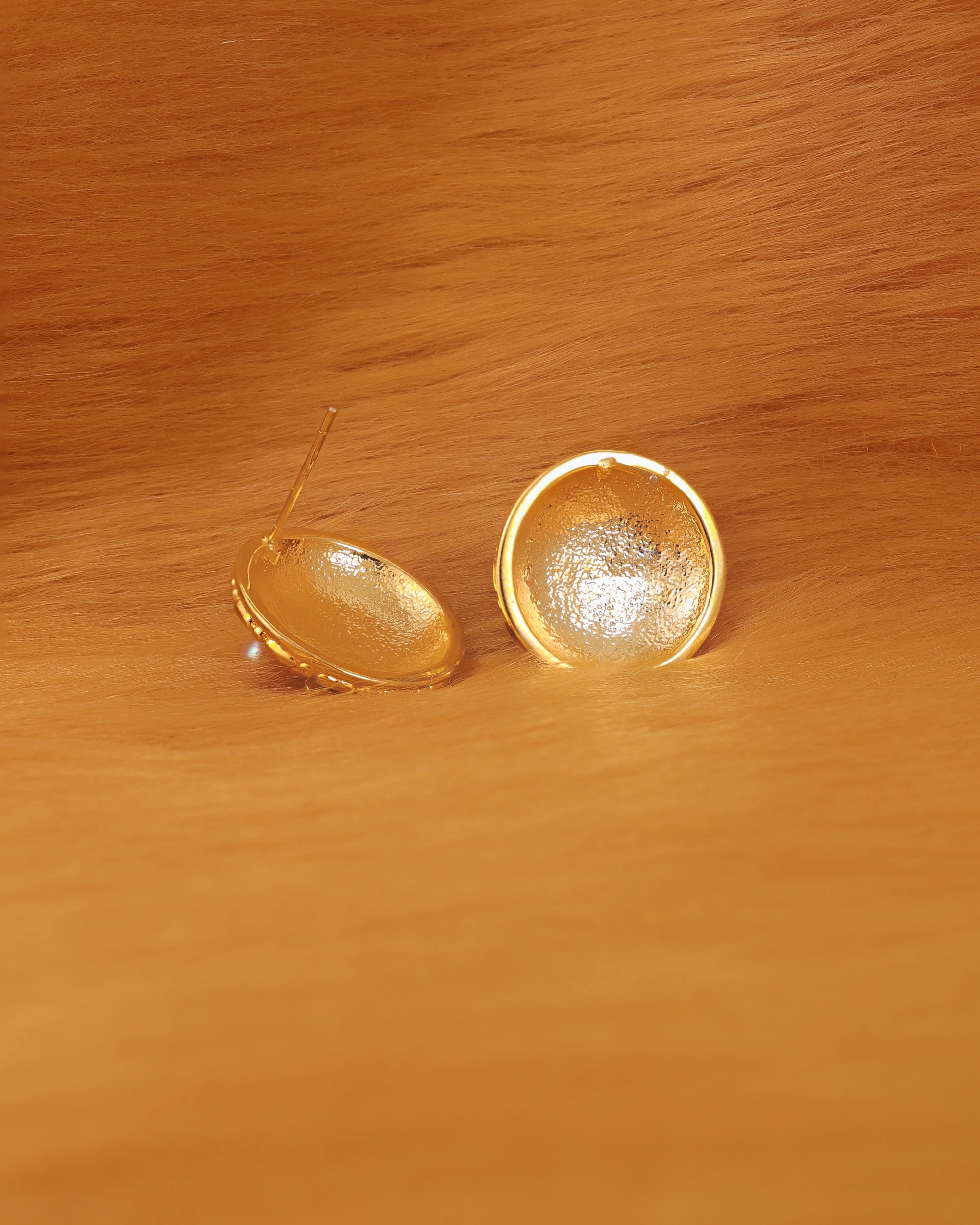 Icy White Small Circle Pearl Ear Studs