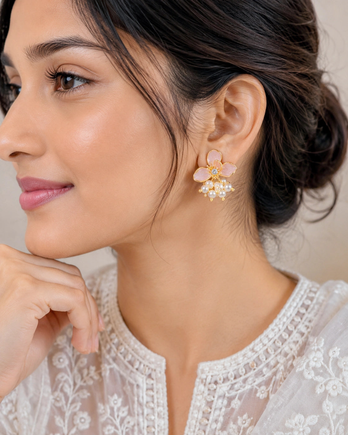 Camellias Pearl Dangle - White