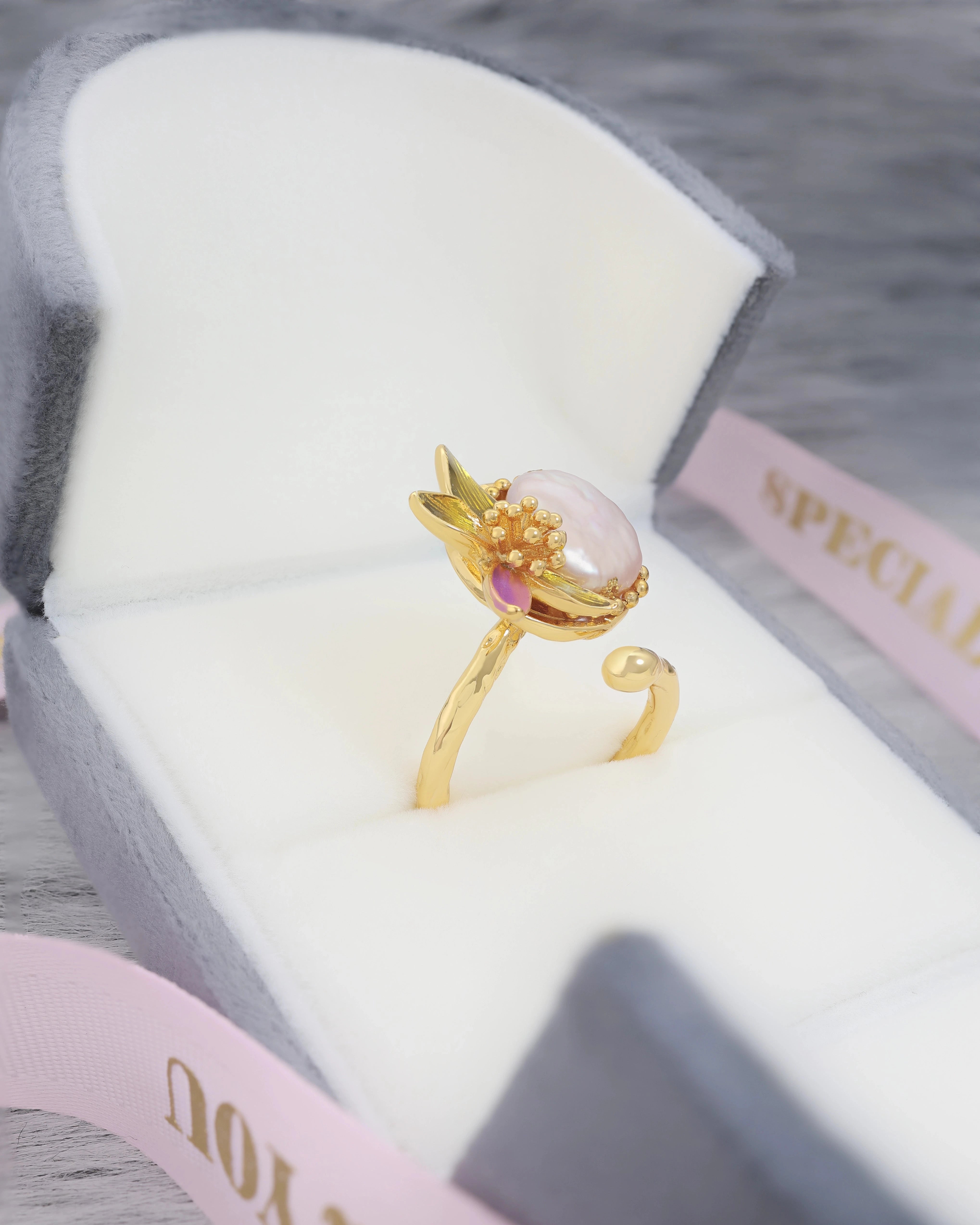 Floral MoP - Adjustable Mother of Pearl Ring