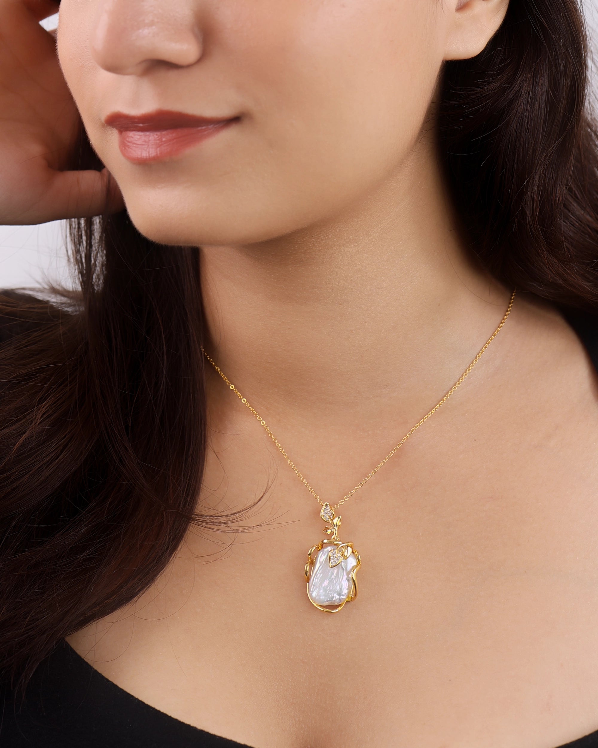 Mother of Pearl Pendant with Chain