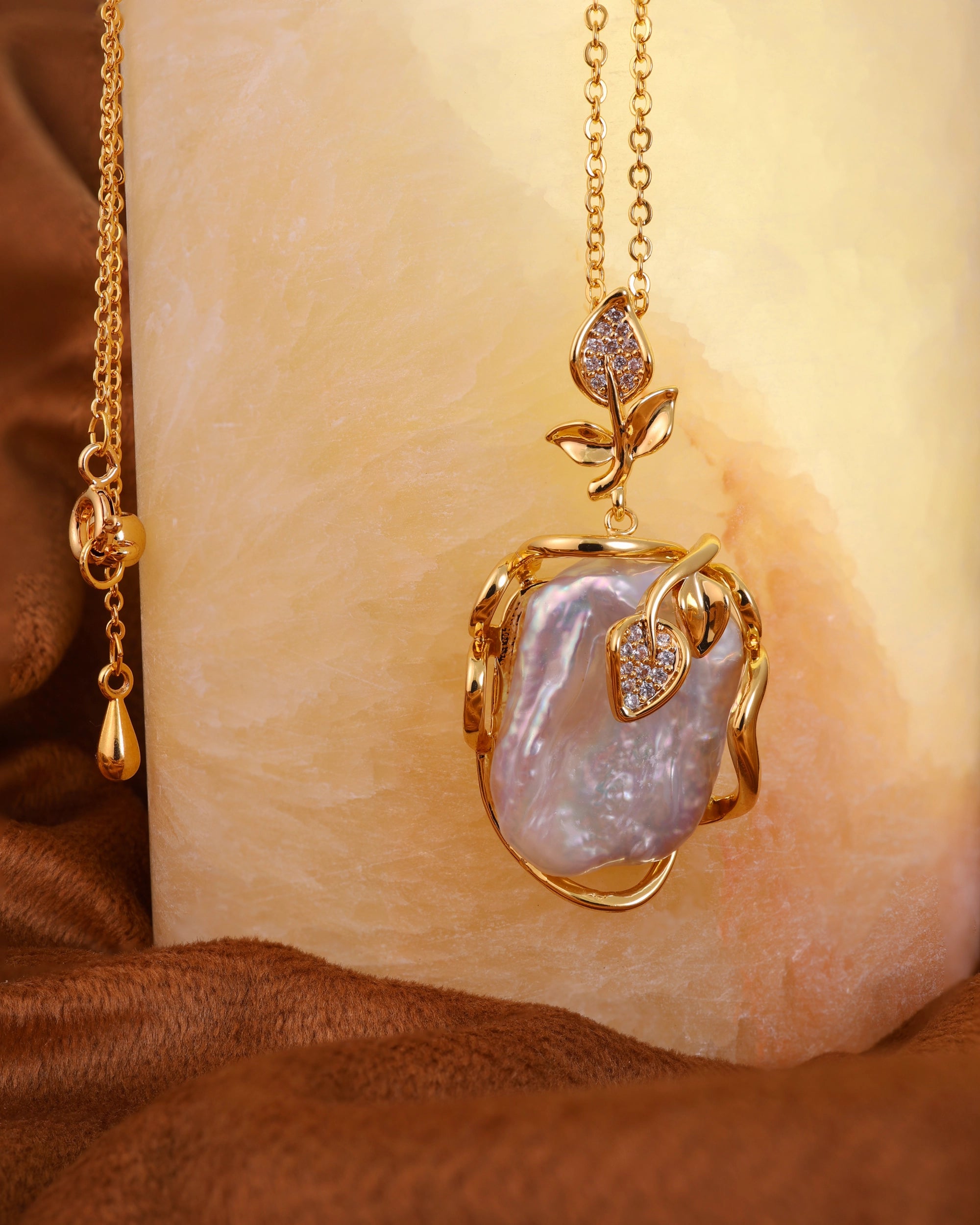 Mother of Pearl Pendant with Chain