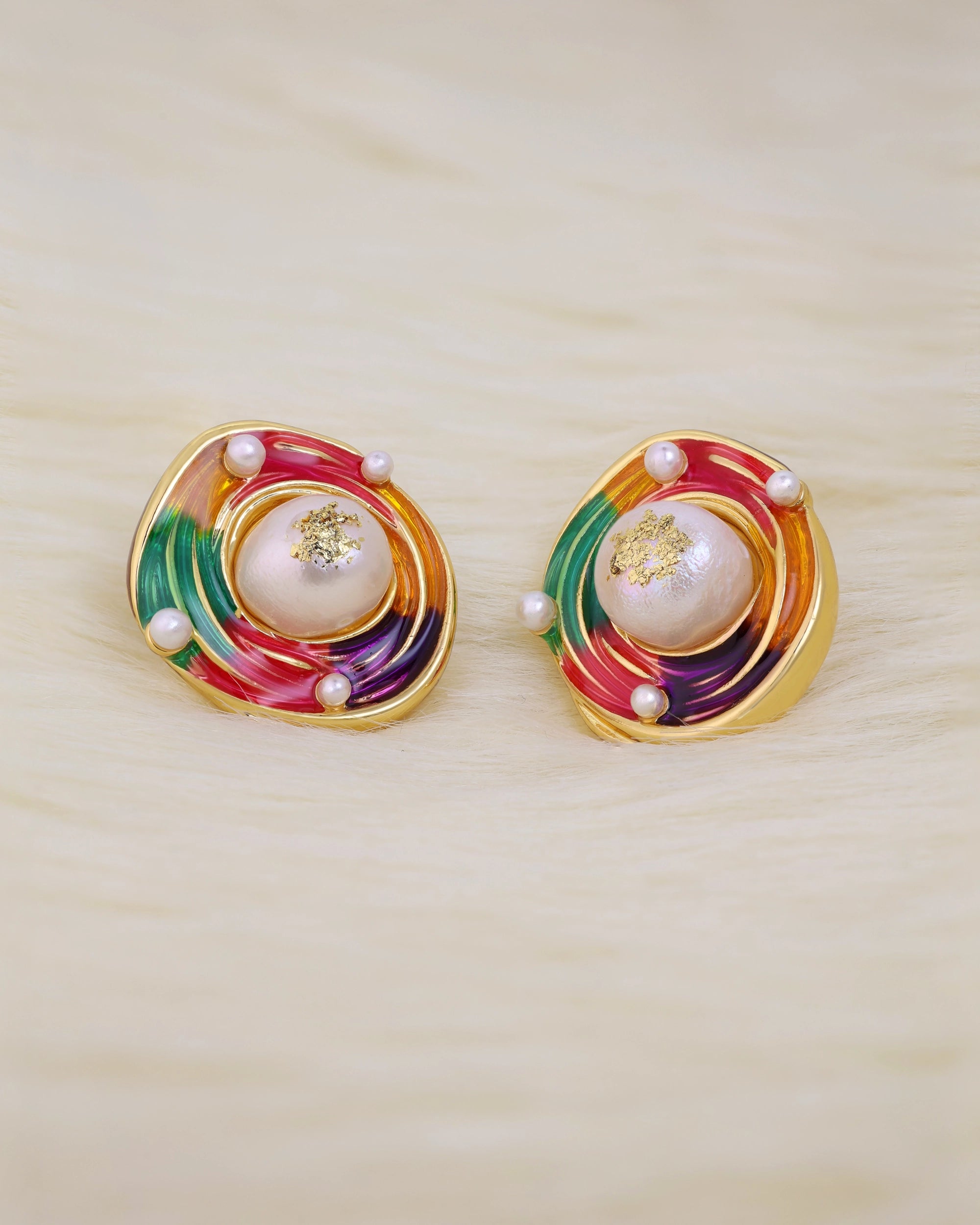 Color Nest Pearl Stud