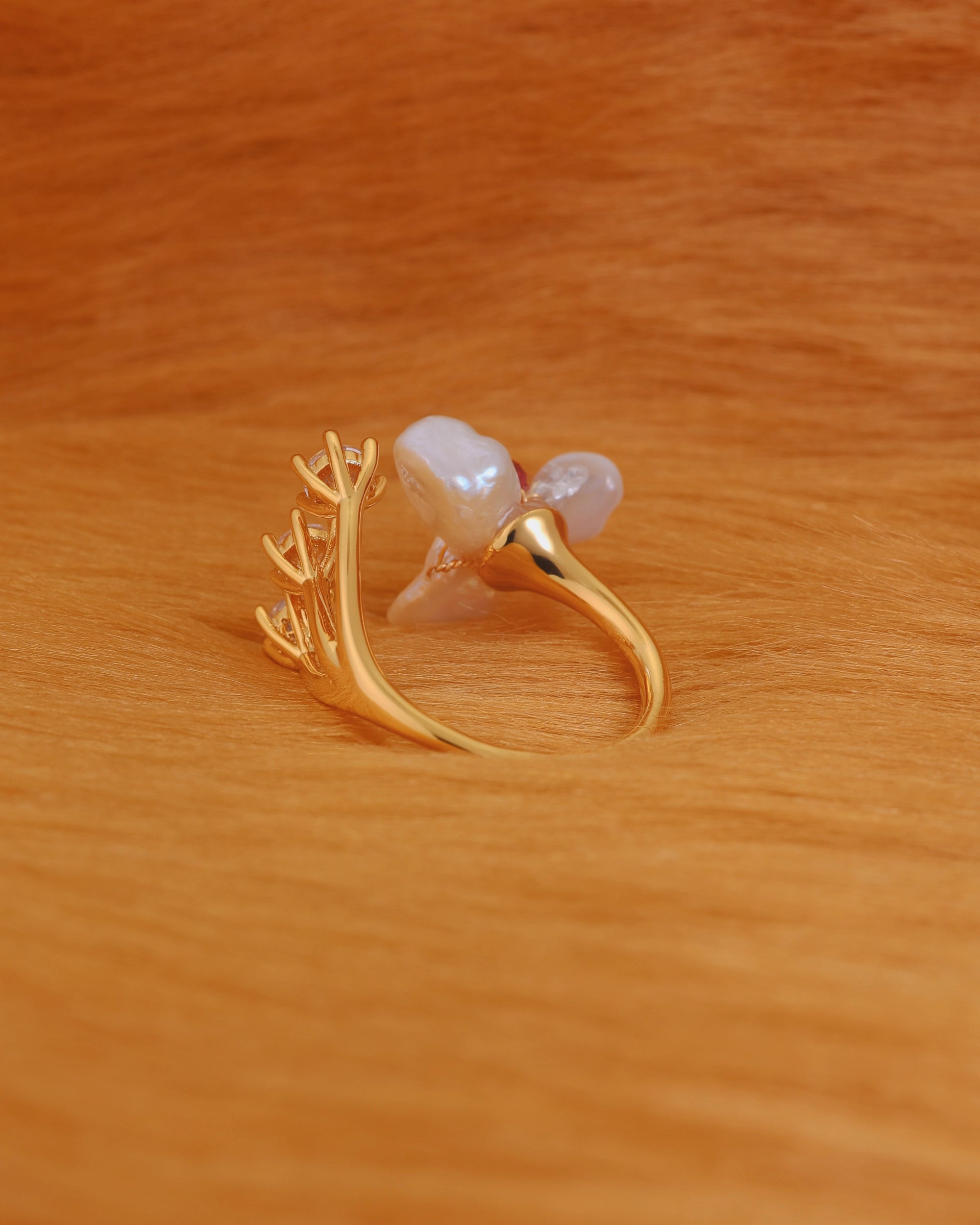 Pearl bouquet with Zircon