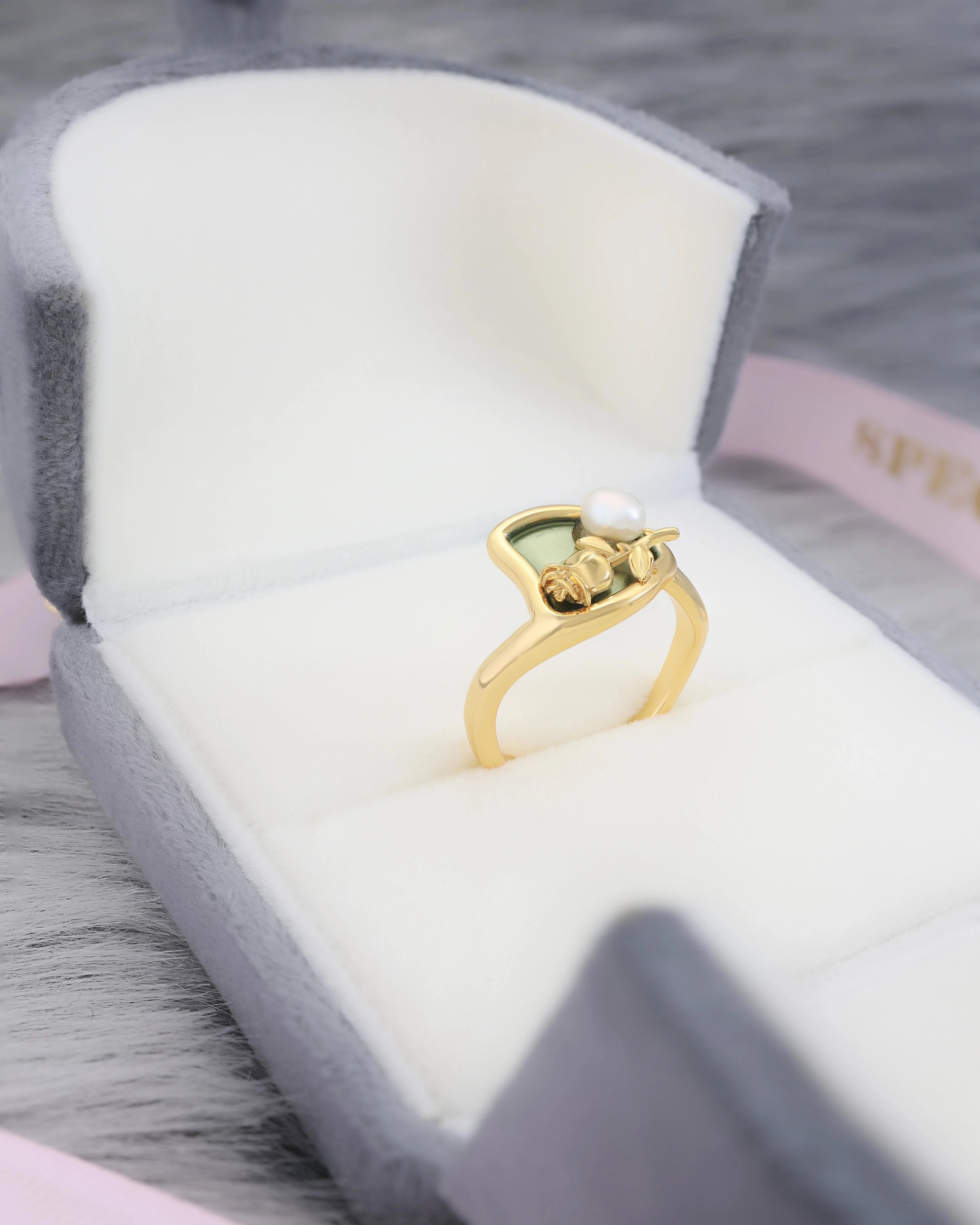 Pearl n Rose in Green - Adjustable Ring