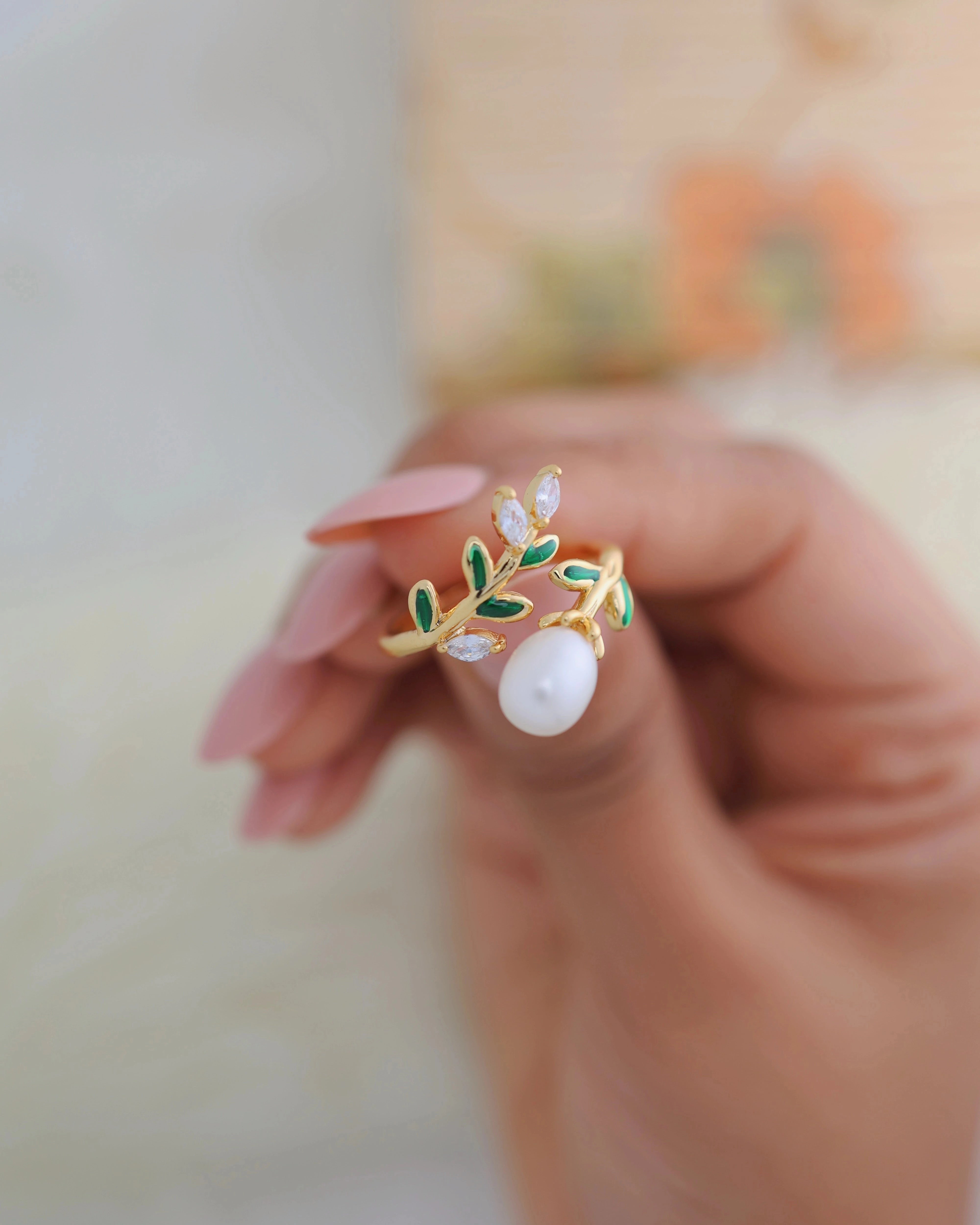 Green Caesar Crown - White Pearl Ring