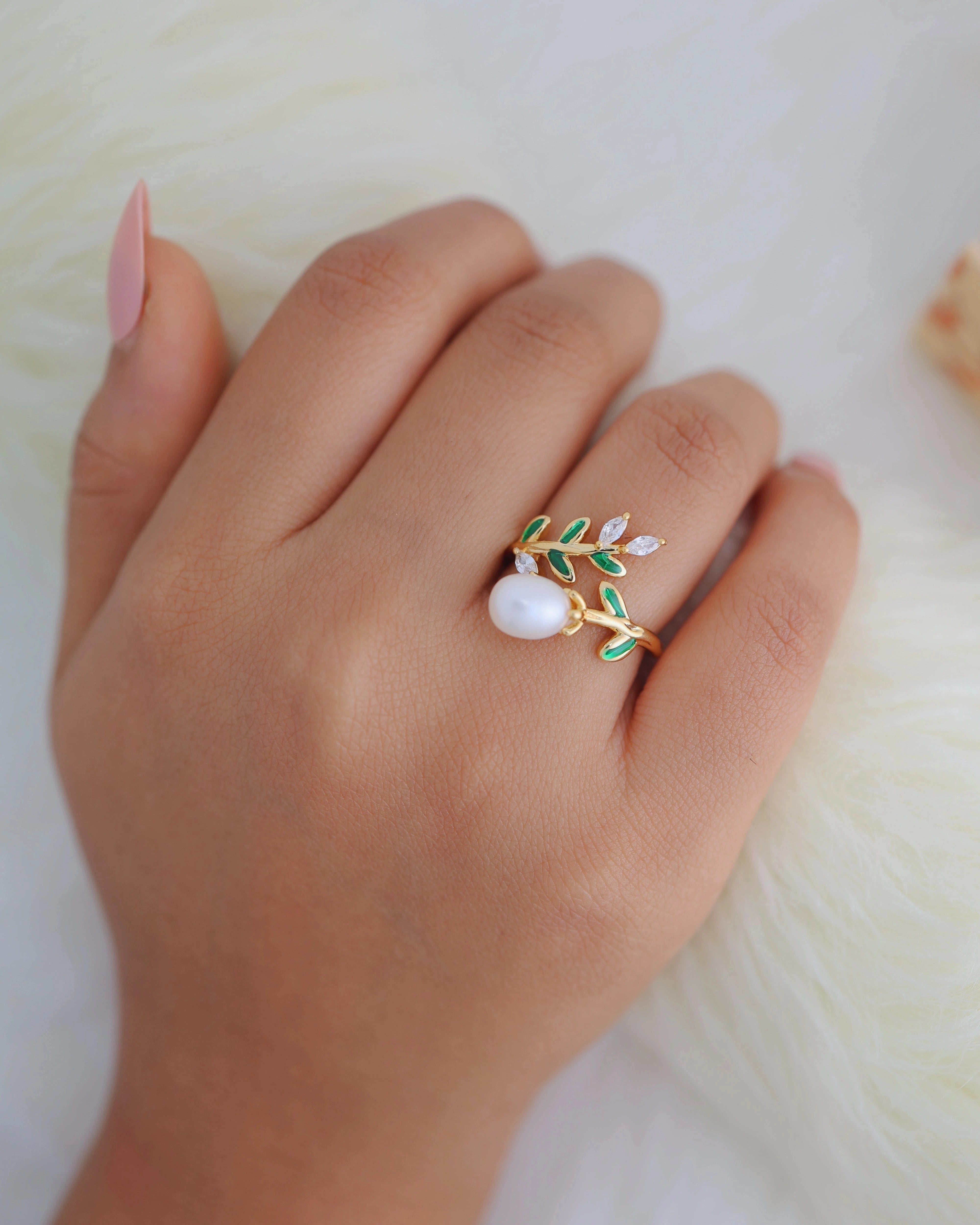 Green Caesar Crown - White Pearl Ring
