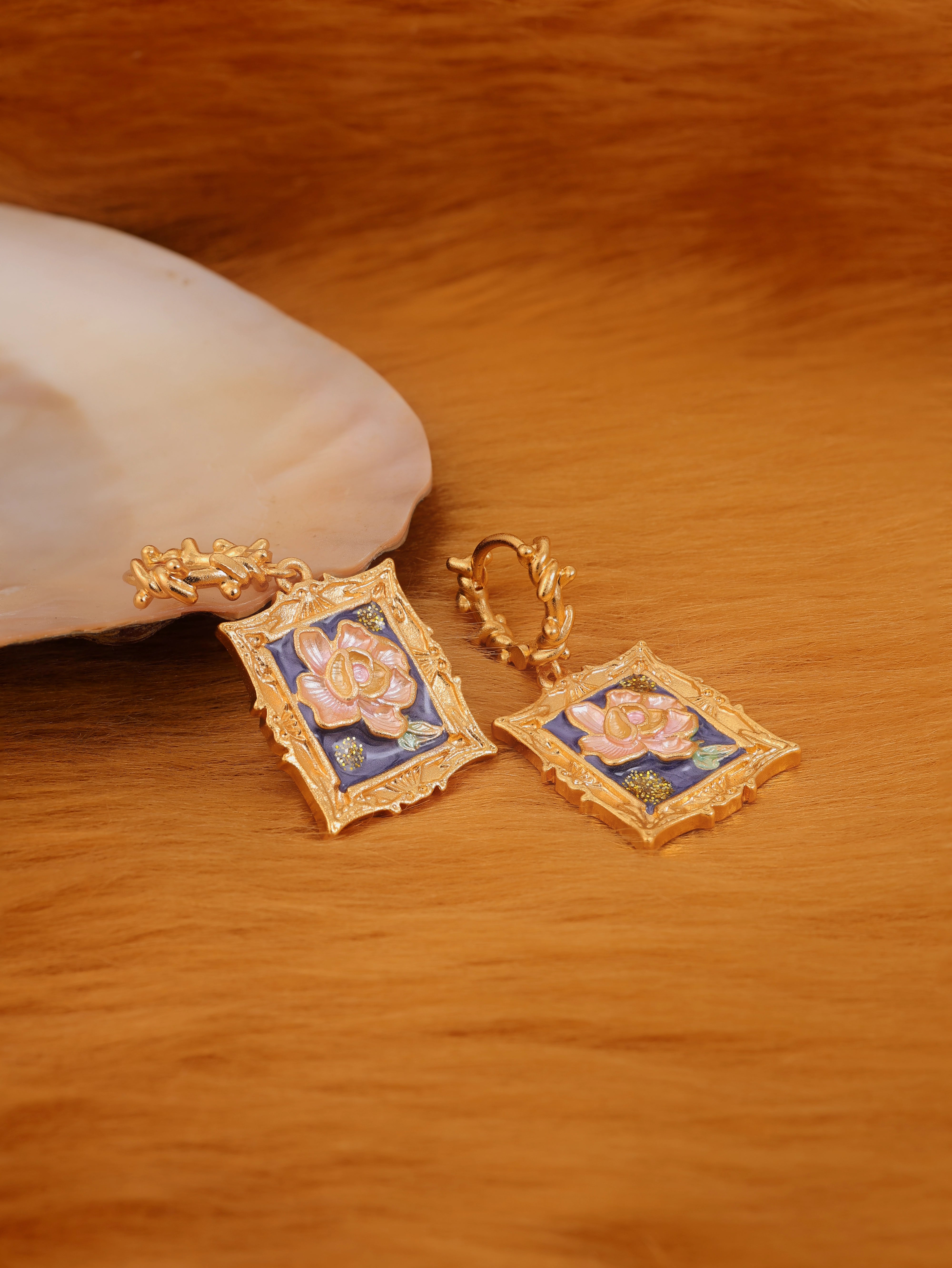 Renaissance Navy Blue Pearl Dangle