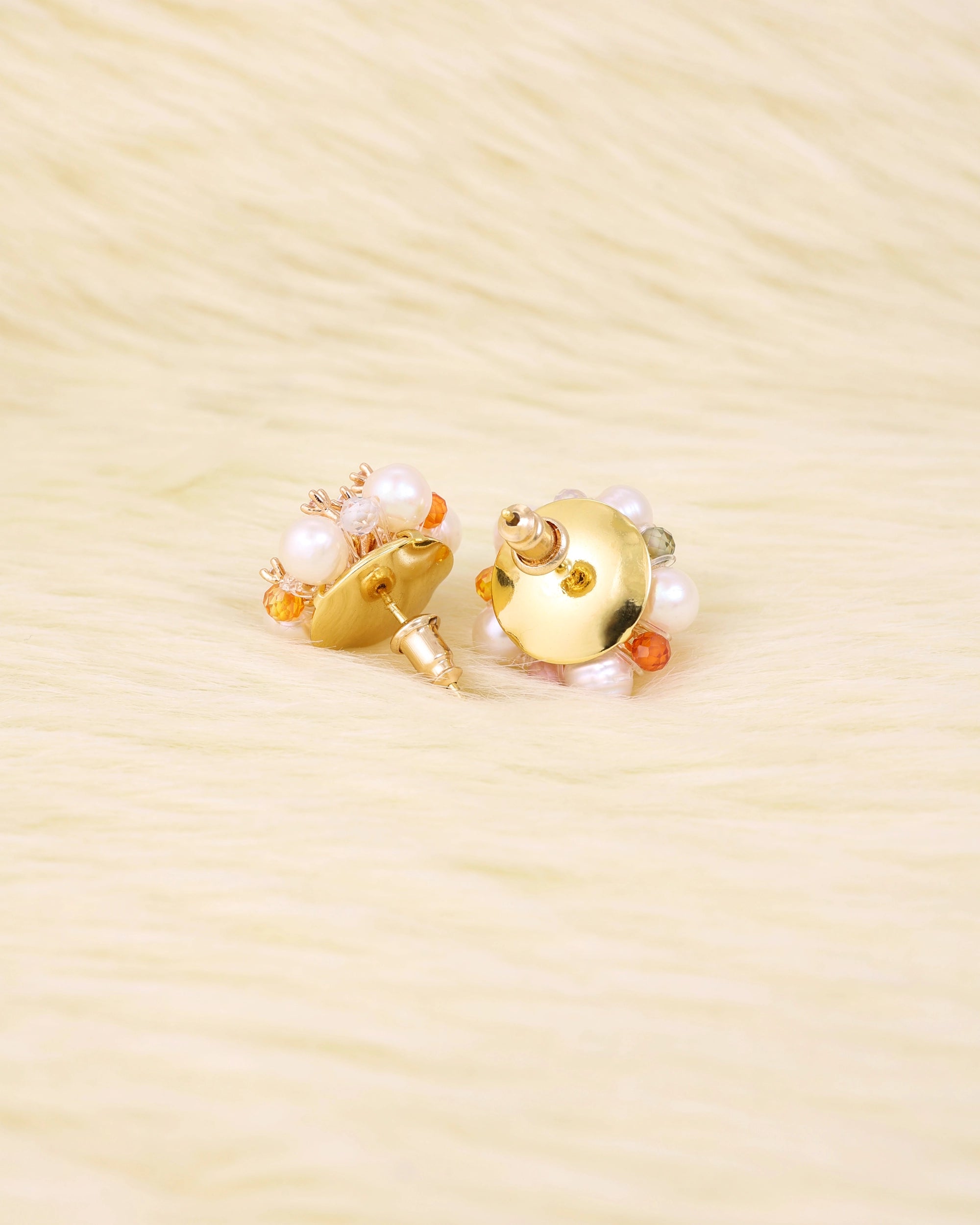 Rhinestone Floral Core Woven Natural Pearl Ear Studs