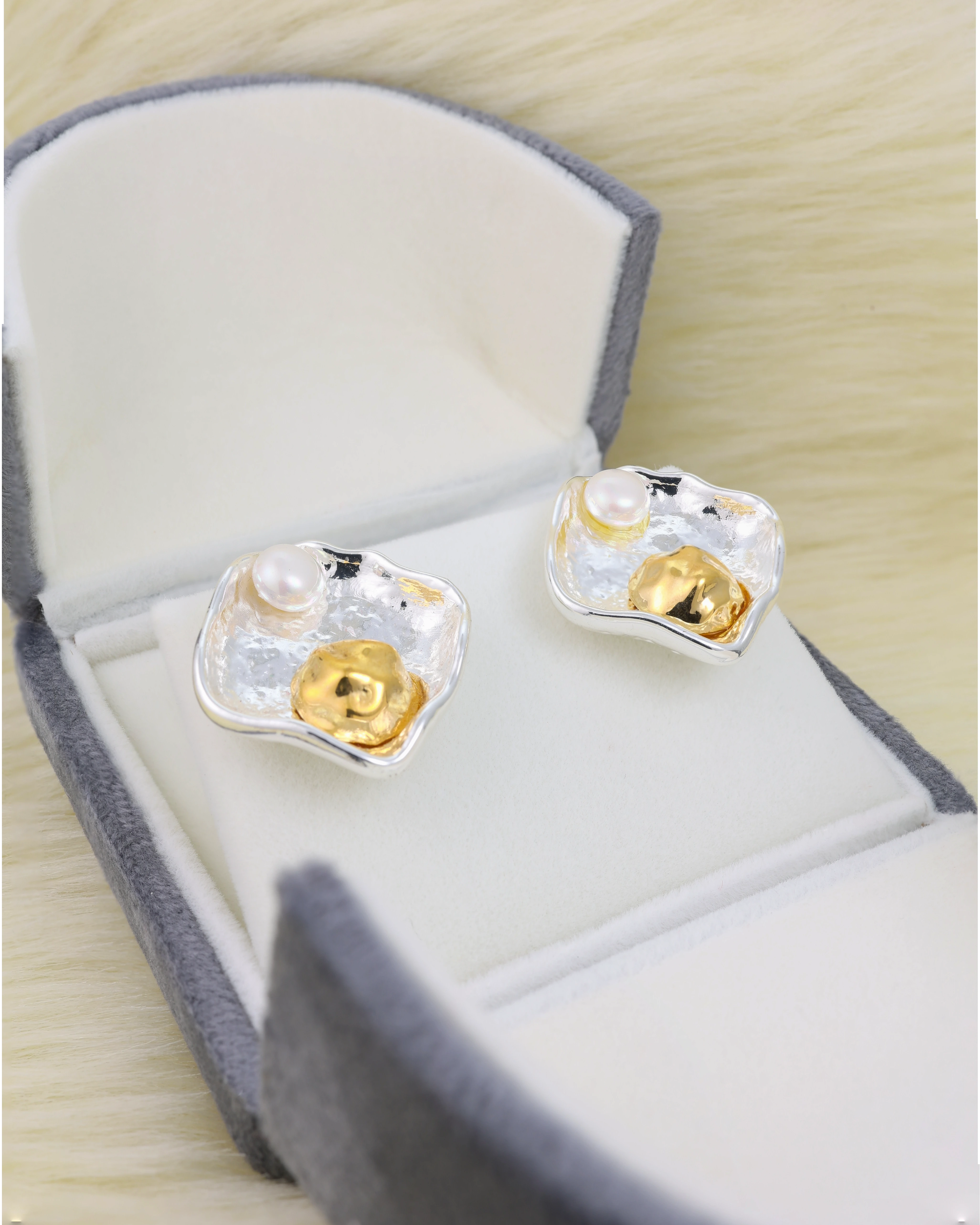Silver Shell with Gold & Pearl Ear Studs