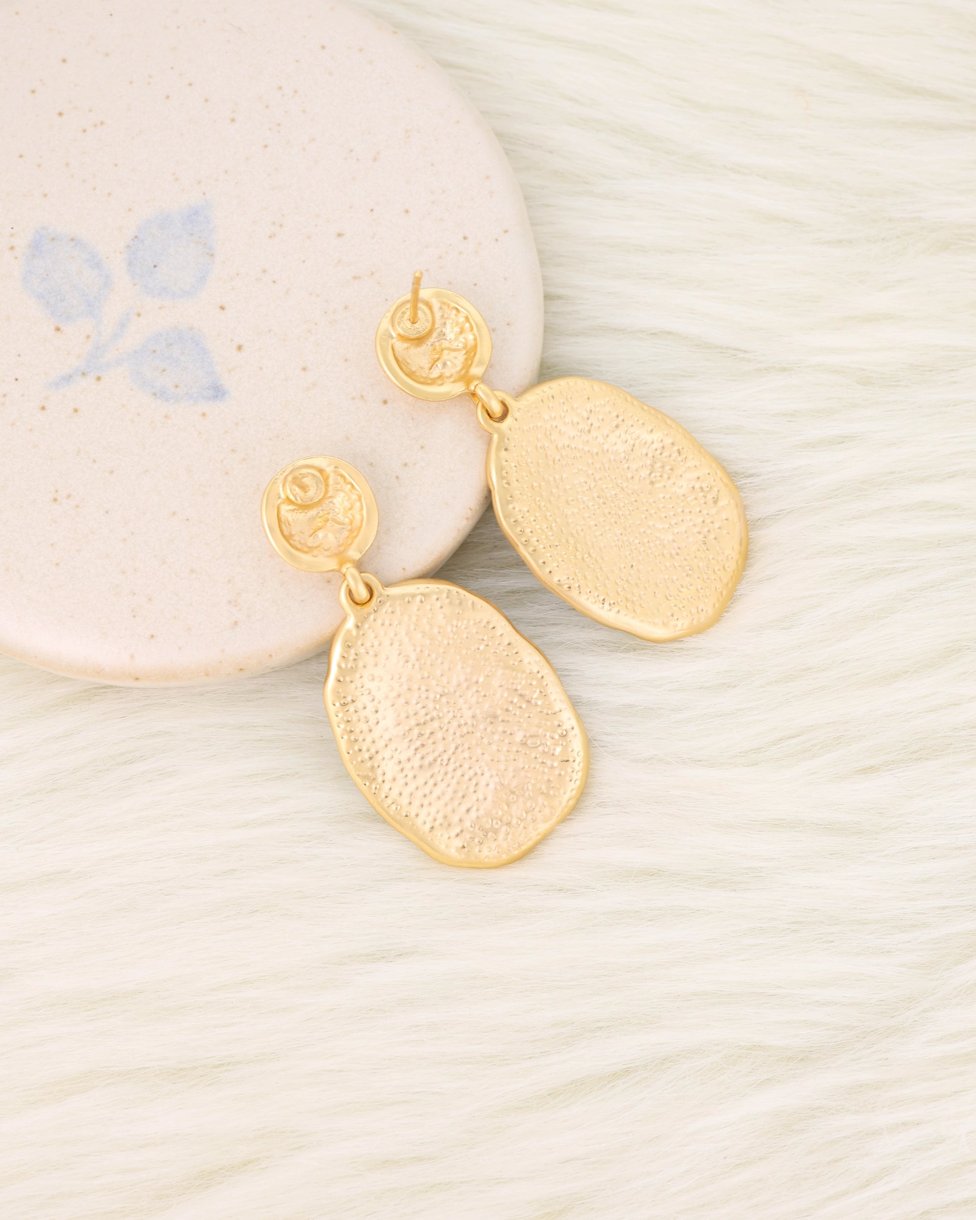 Pearl n Roses Dangle (White)