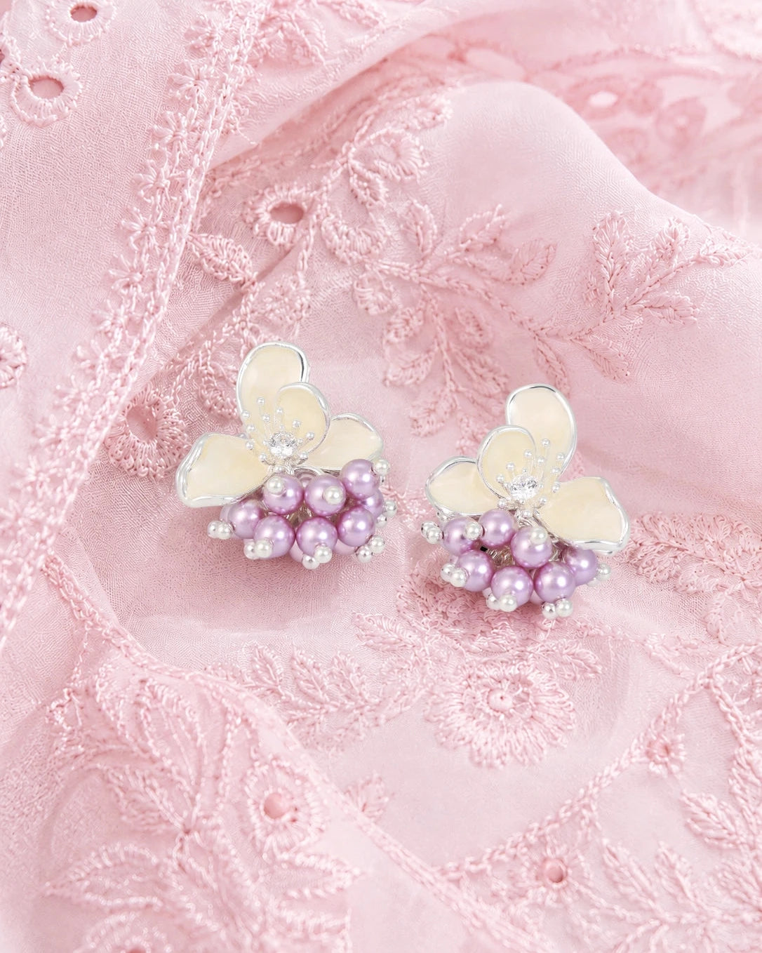 Camellias Pearl Dangle - Lavendar