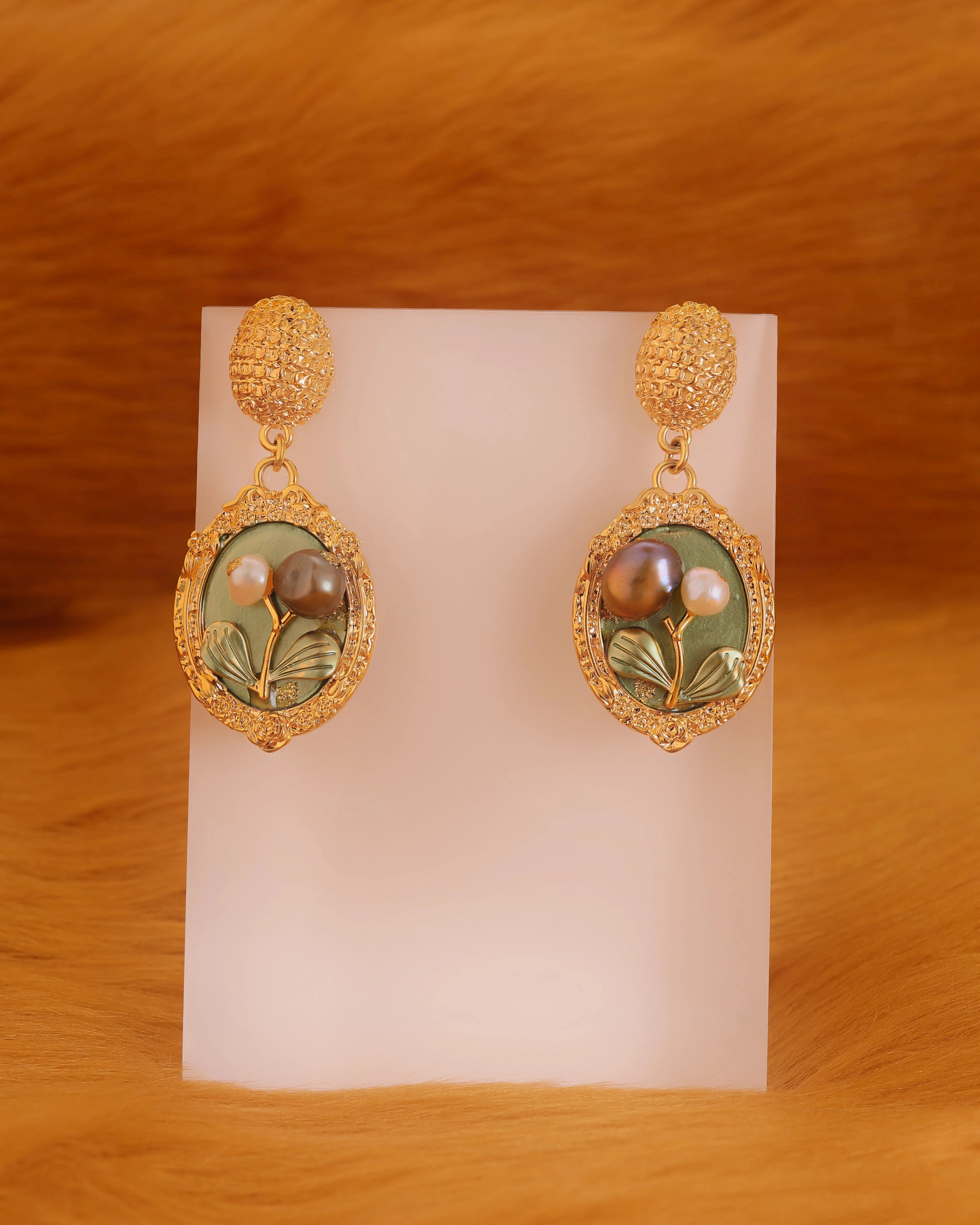 Renaissance Green (Oval) Pearl Dangle
