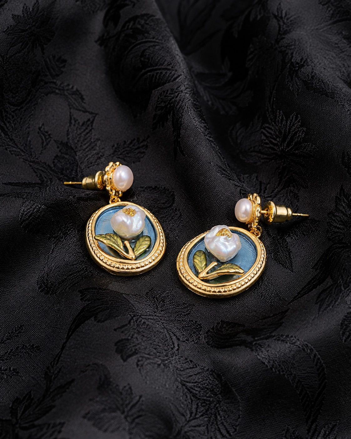 Paris Blue Pearl Ear Dangle