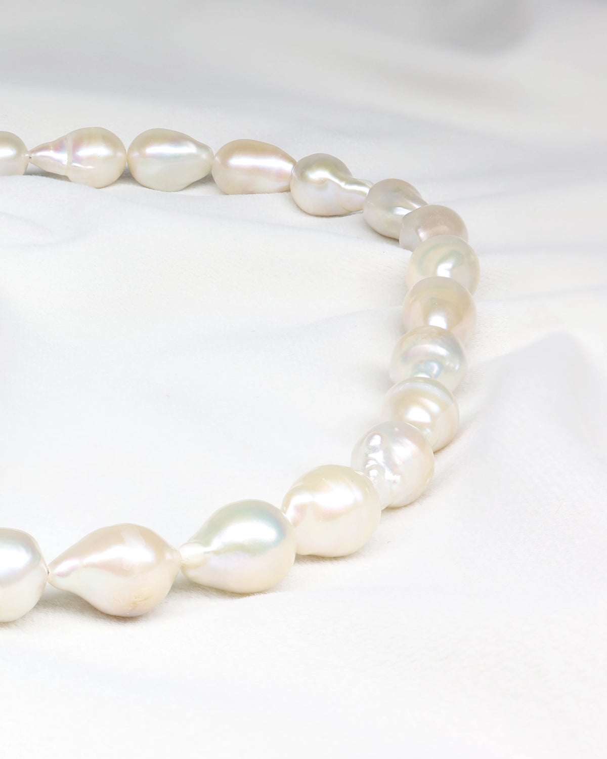 Certified Baroque Pearls Necklace (Pearl White)
