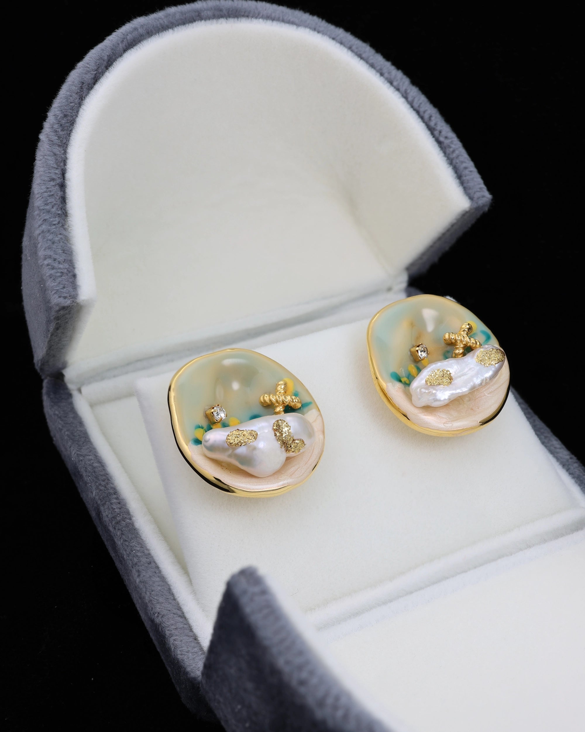 MOP in Shell Ear Stud - Green