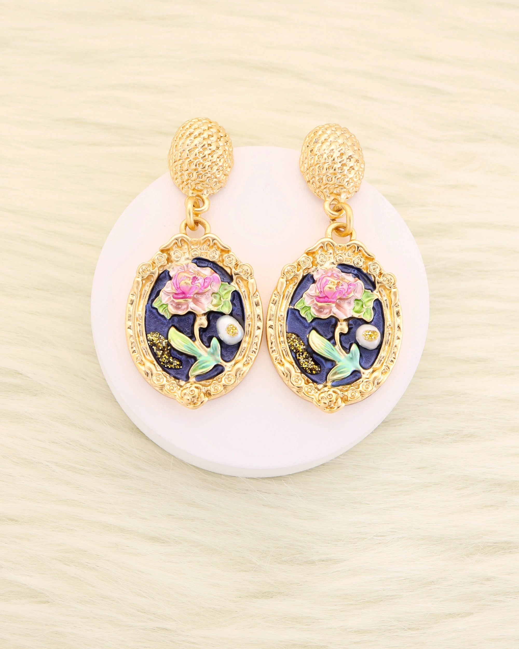 Renaissance Navy Blue Pearl (Oval)