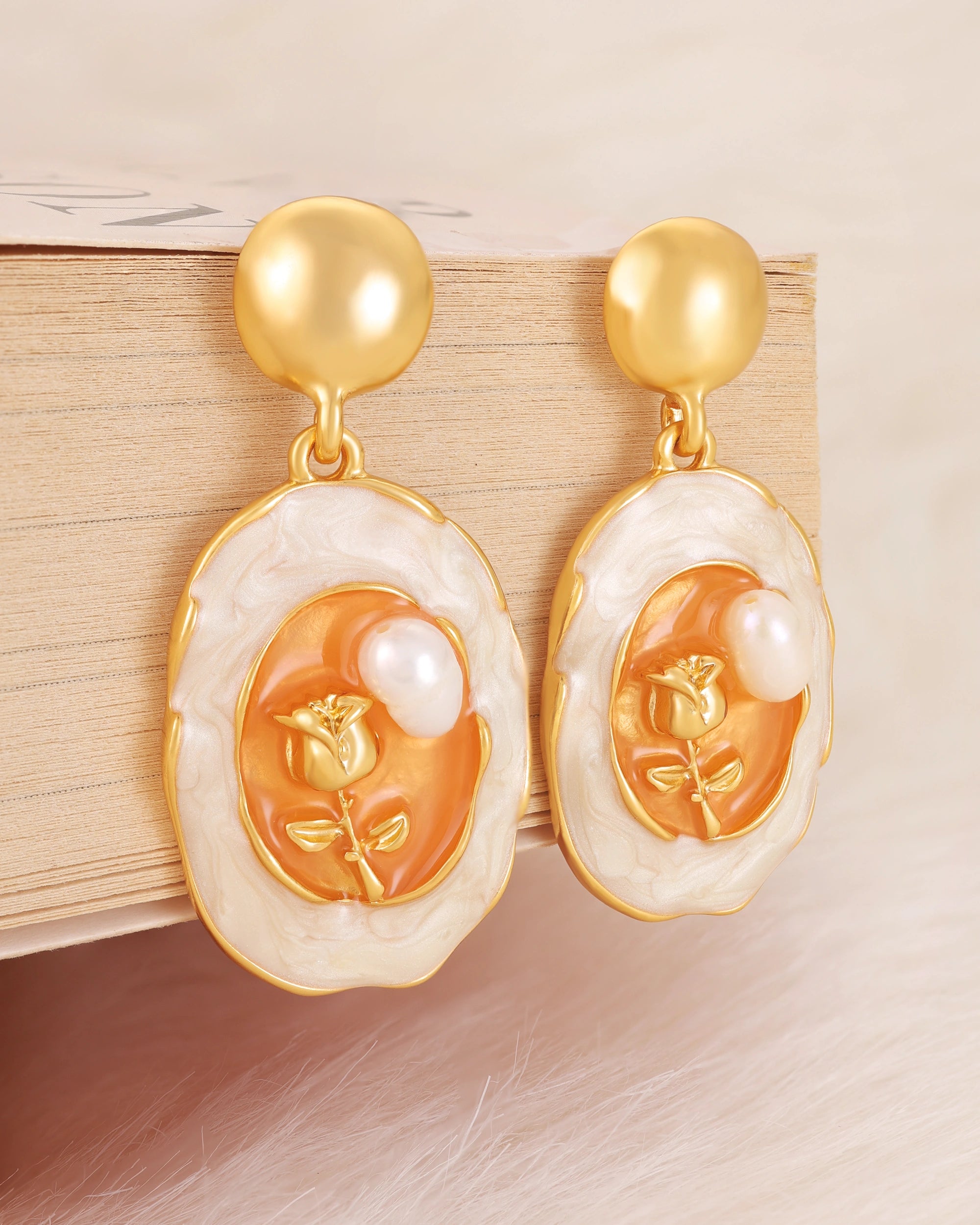 Pearl n Roses Dangle (White)