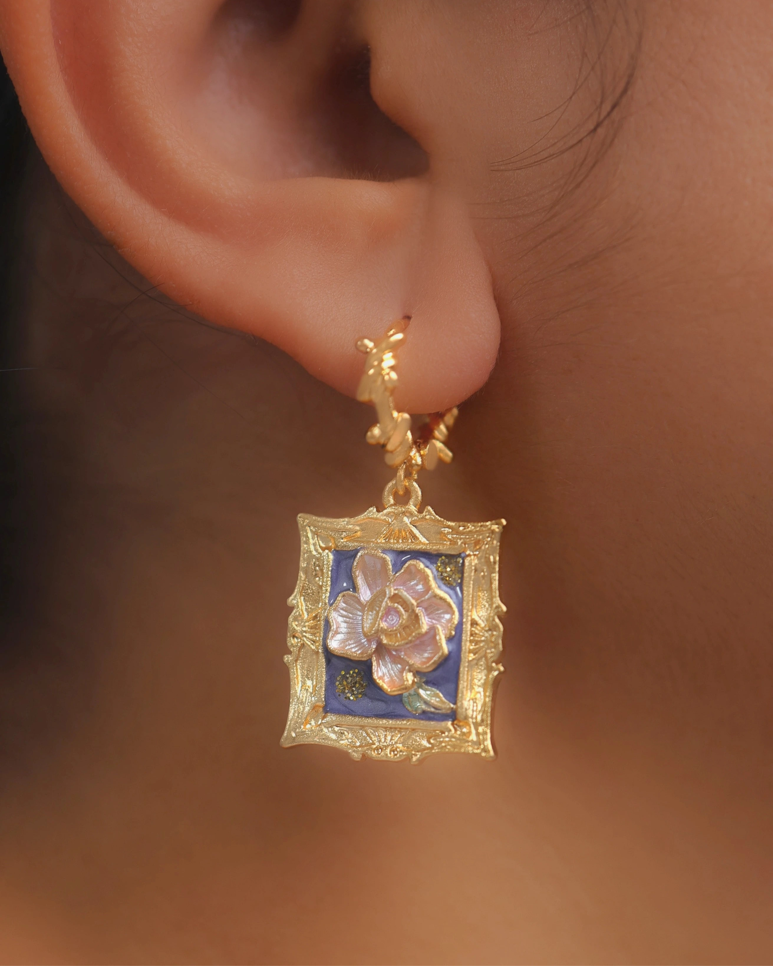 Renaissance Navy Blue Pearl Dangle