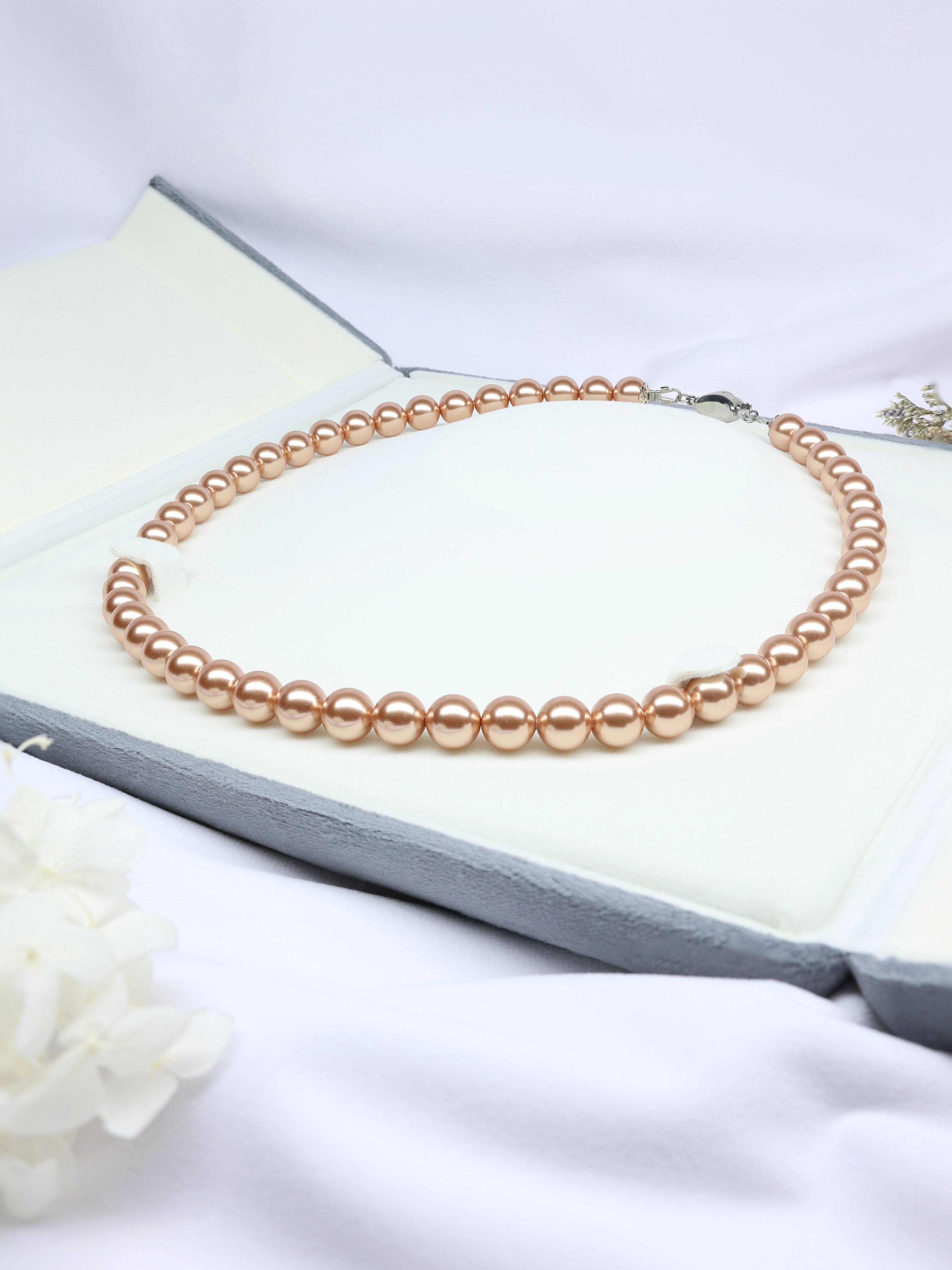 Elegant European Rose Gold Pearl Necklace