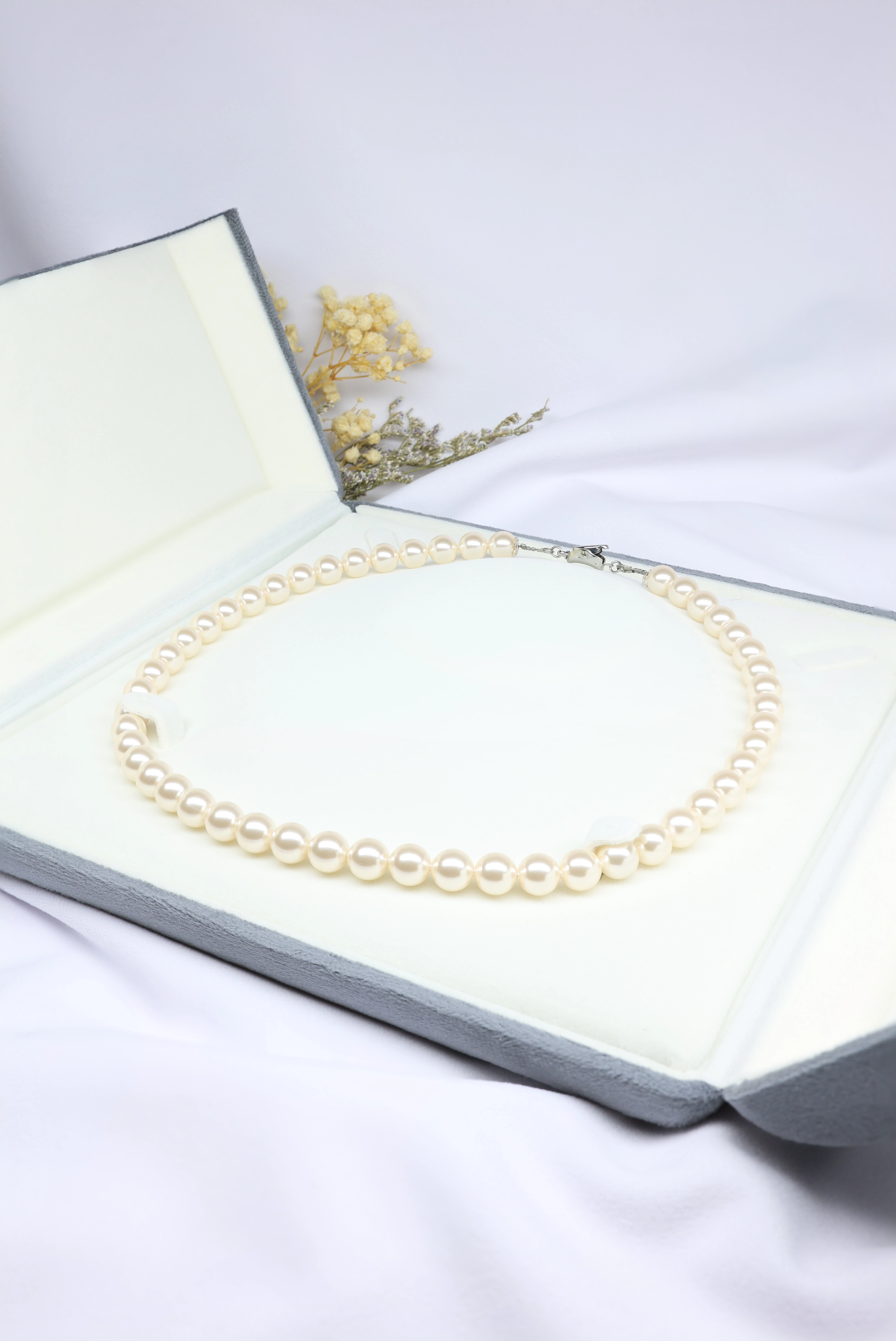 Elegant European White Creamrose Pearl Necklace