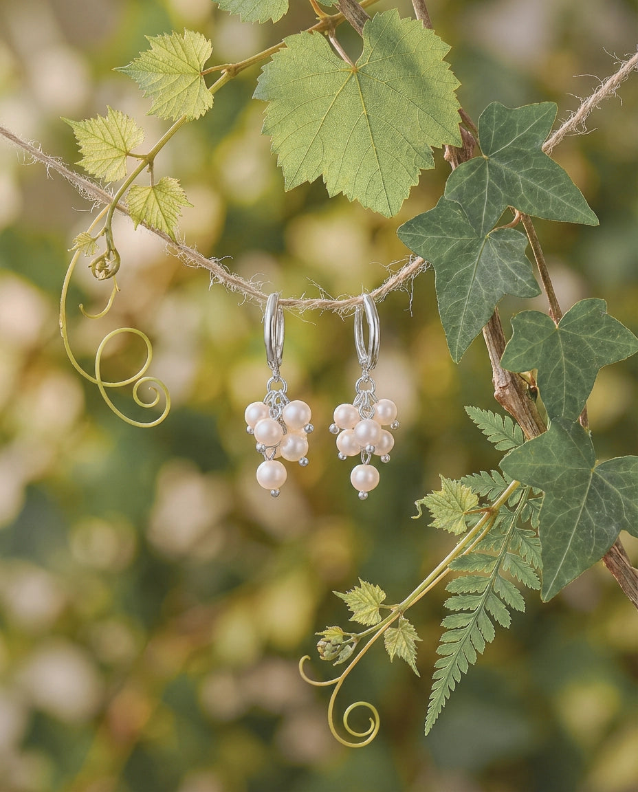 Mini Pearl Grapes Dangle (White)