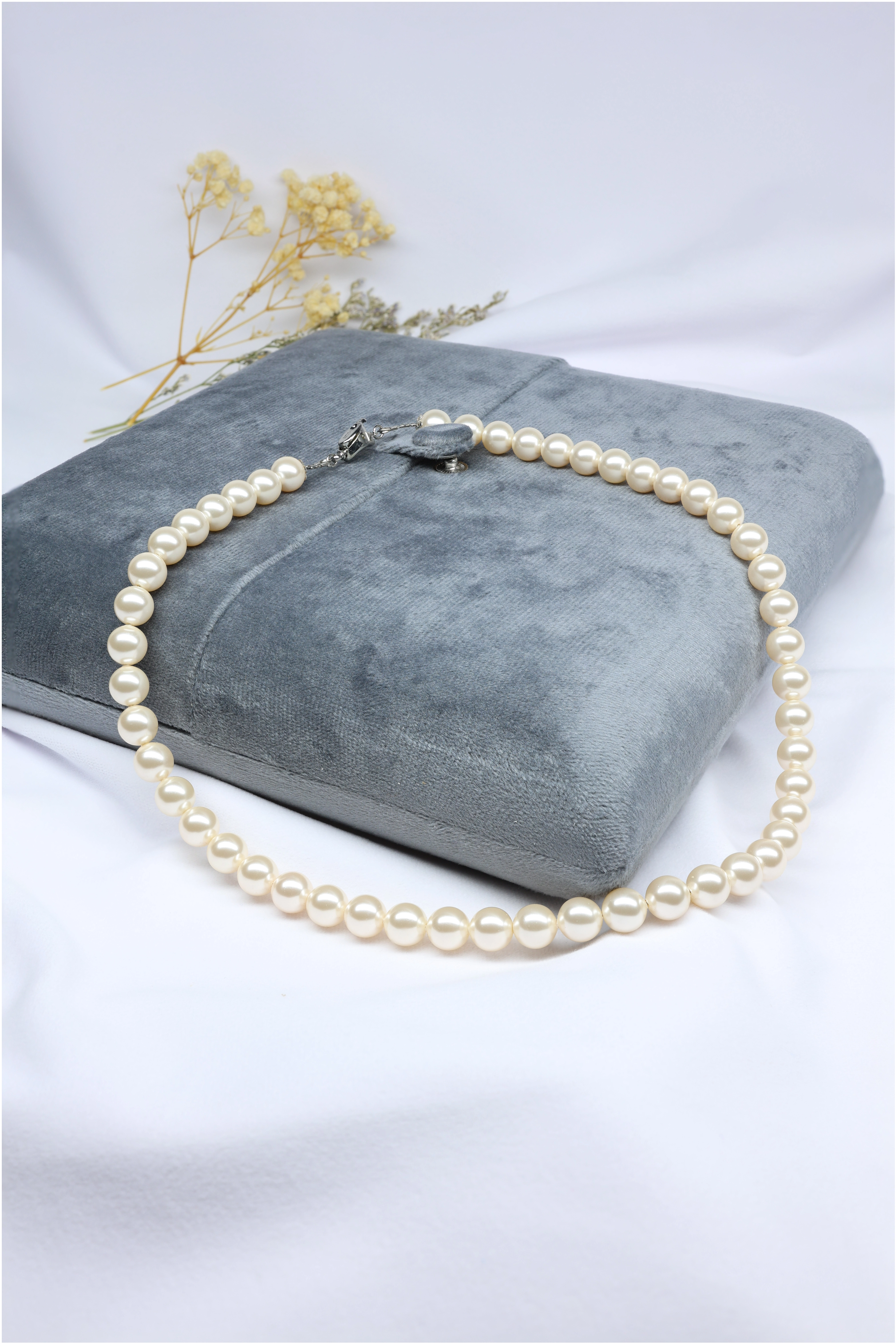 Elegant European White Creamrose Pearl Necklace