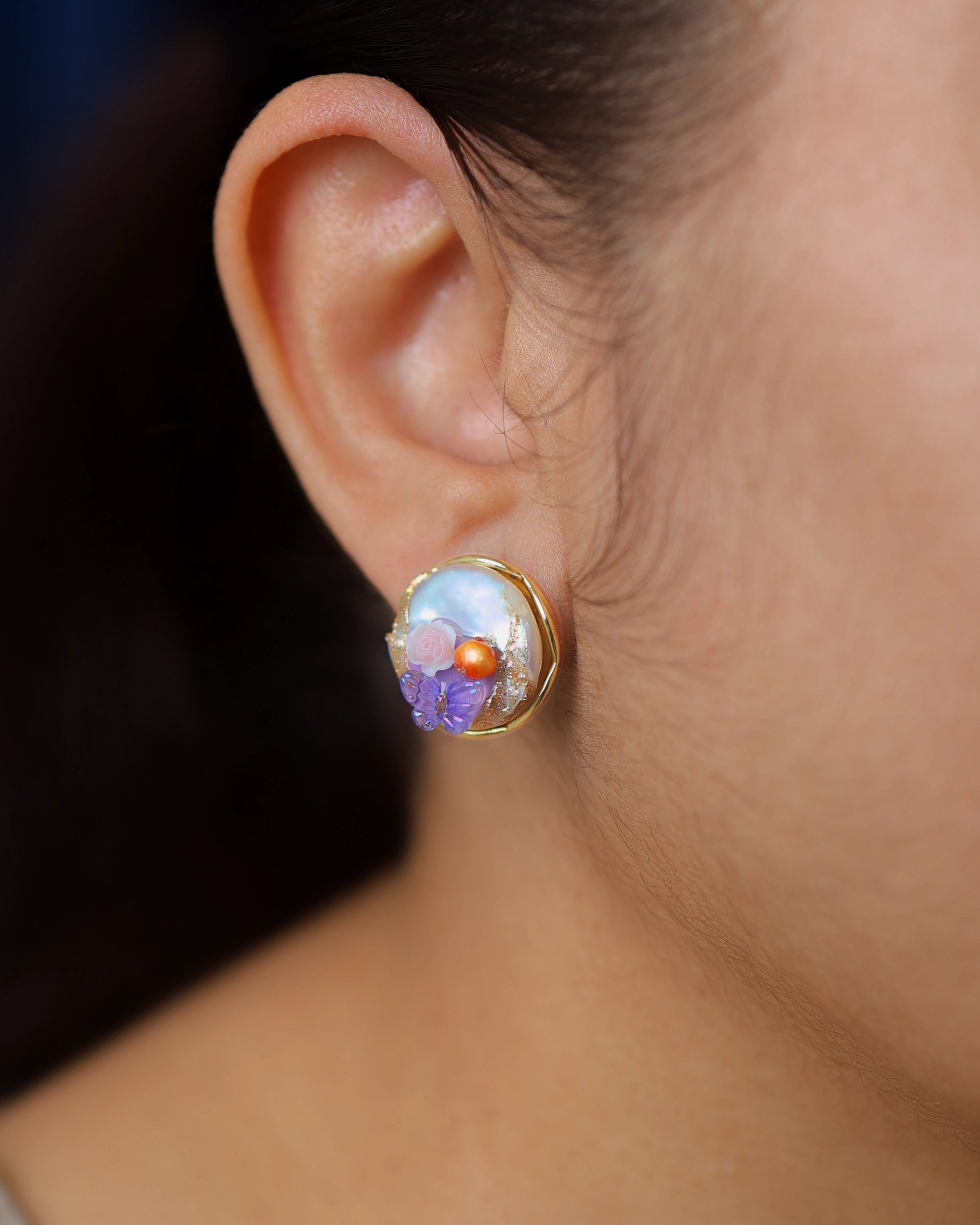 Applique Butterfly Natural Pearl Ear Suds hover