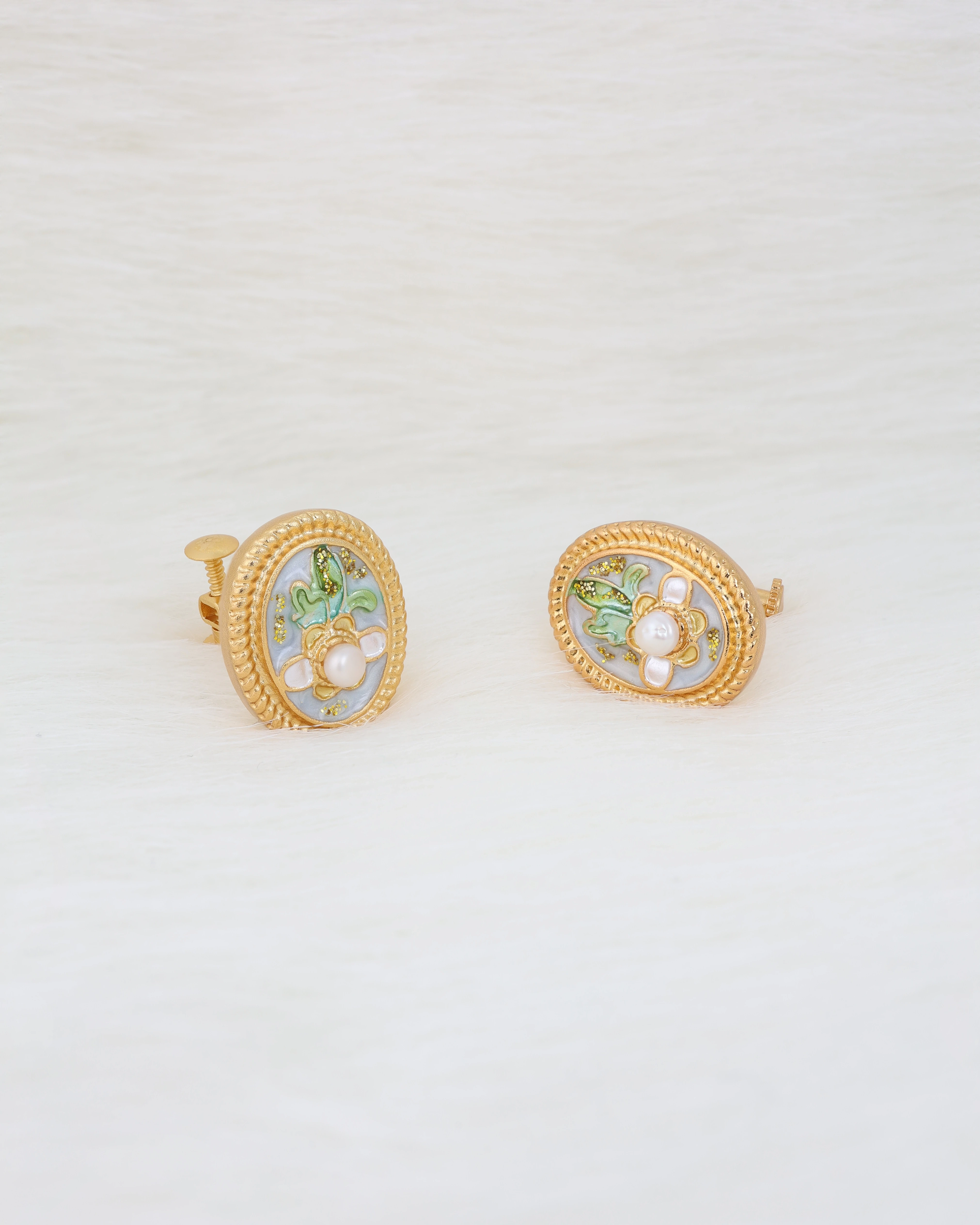 Oval Blue - Clip On