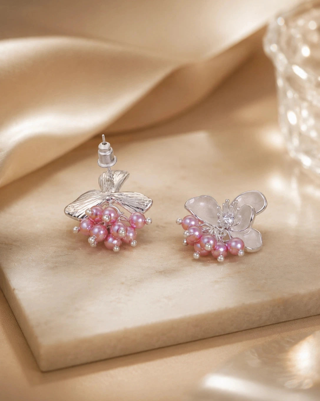 Camellias Pearl Dangle - Lavendar hover