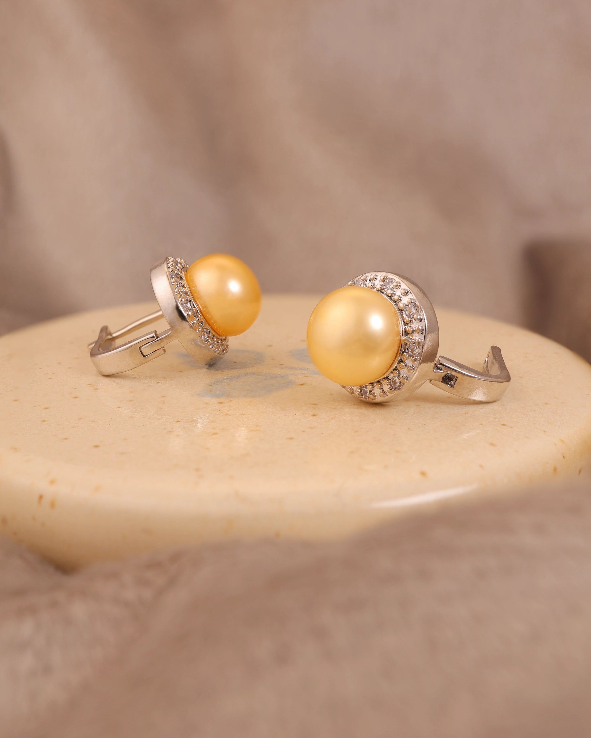 Executive Pearl Studs Gold